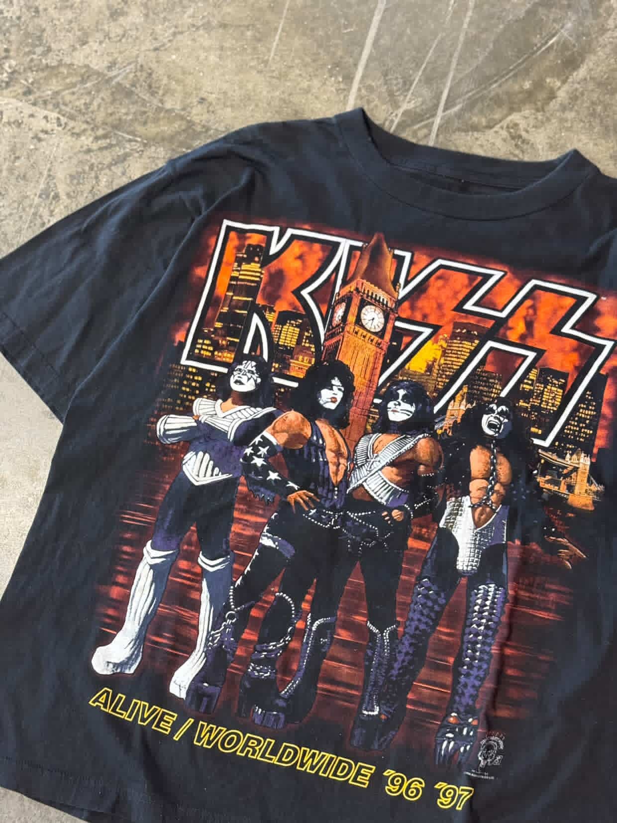 Vintage Kiss Destroys UK shirt