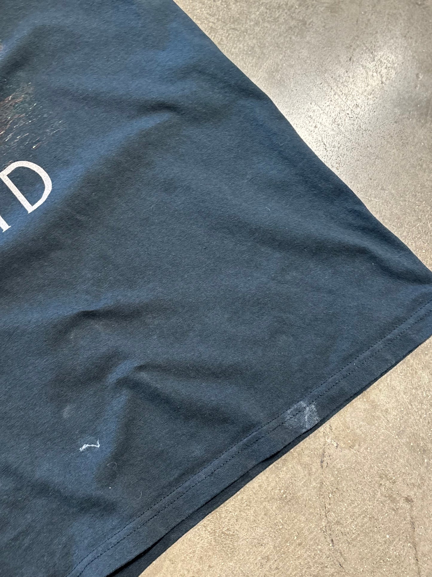 Vintage 2002 Pink Floyd Division Bell shirt size xl