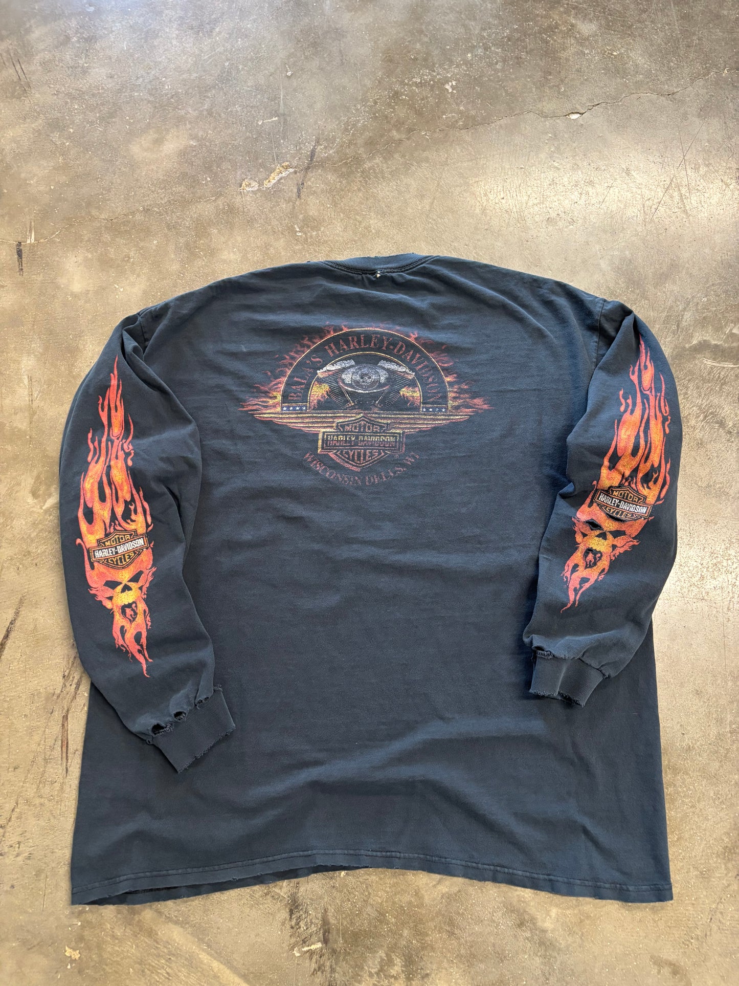 Thrashed Vintage Harley skull flame long sleeve size xxl