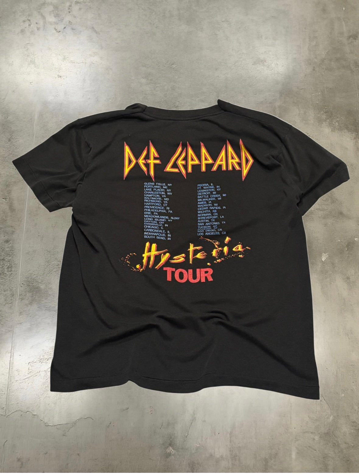Vintage Def Leppard Hysteria shirt size medium