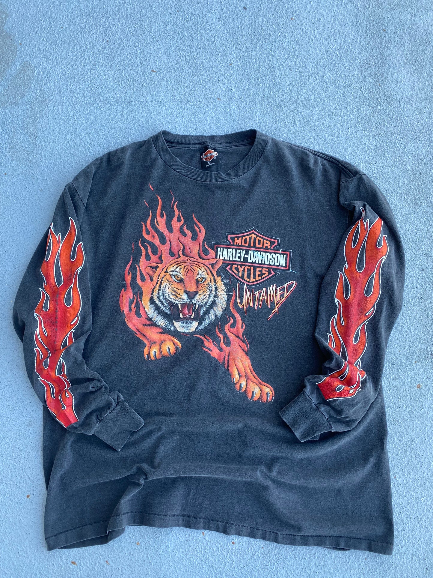 Vintage Untamed Tiger Longsleeve size 2xl