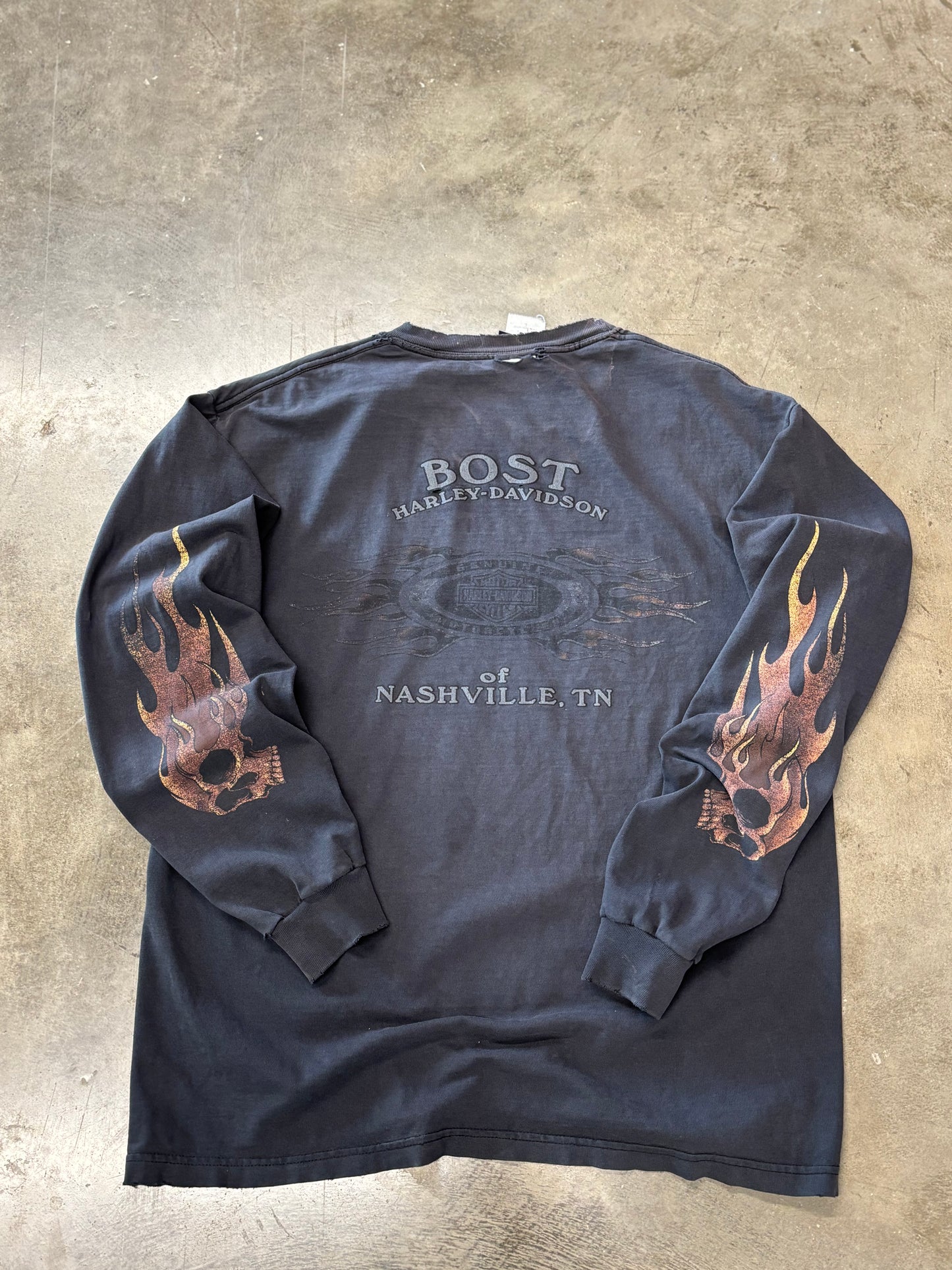 Vintage Harley Davidson skull flame sleeve size large