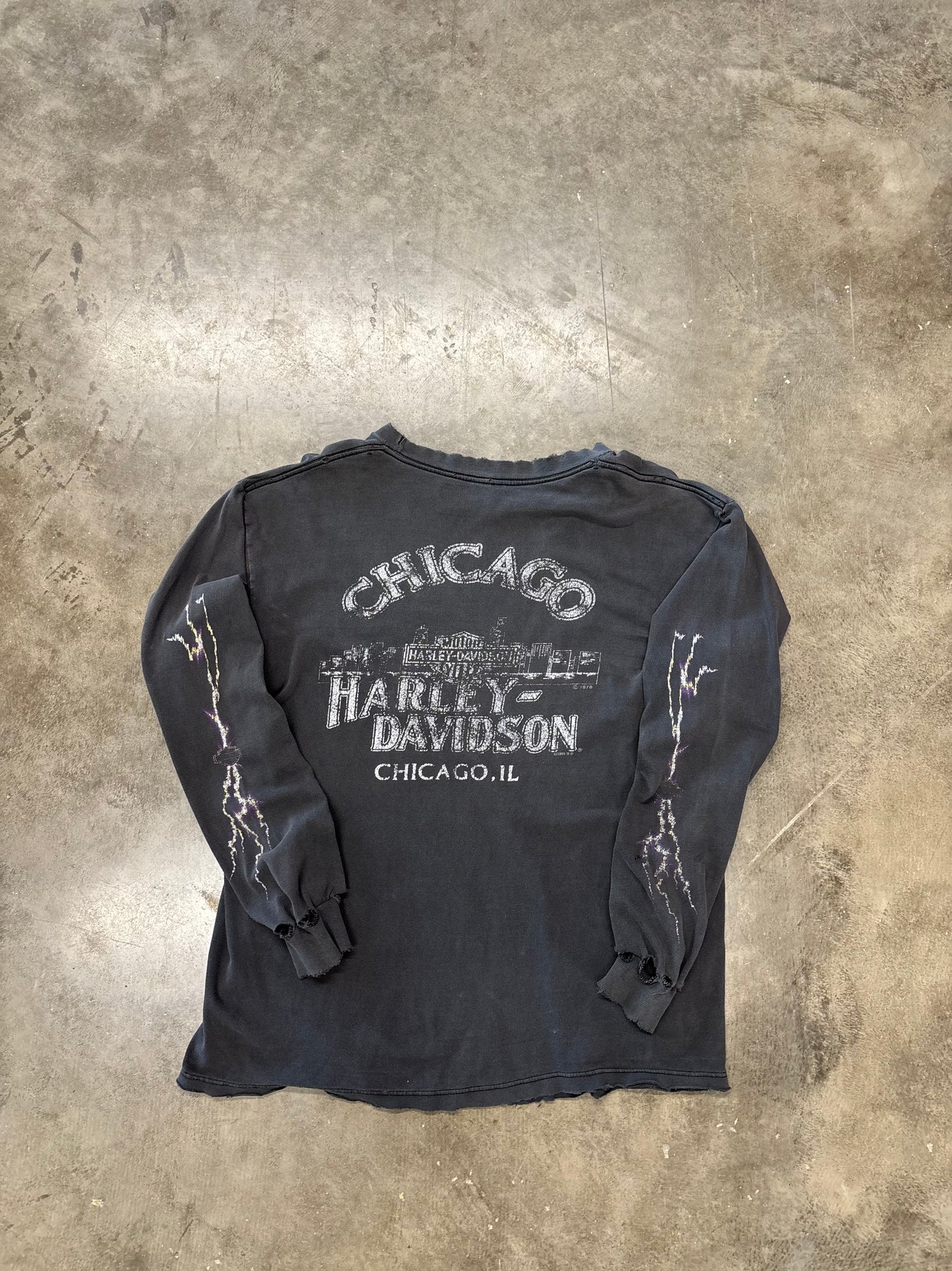 Vintage Harley Davidson Thrashed Purple Eagle Lightning shirt size large