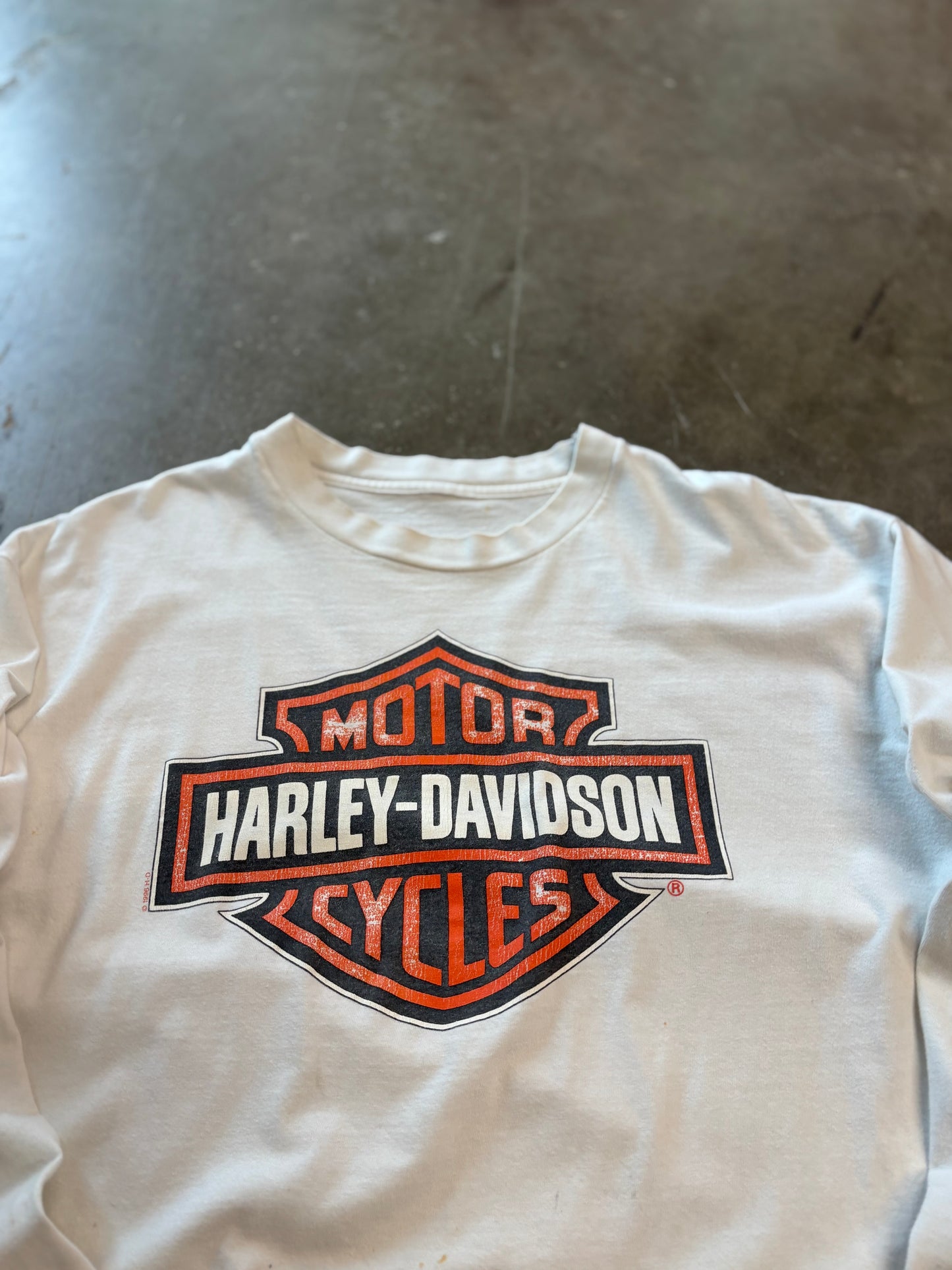 Vintage Harley Davidson Thrashed White shield long sleeve size XL