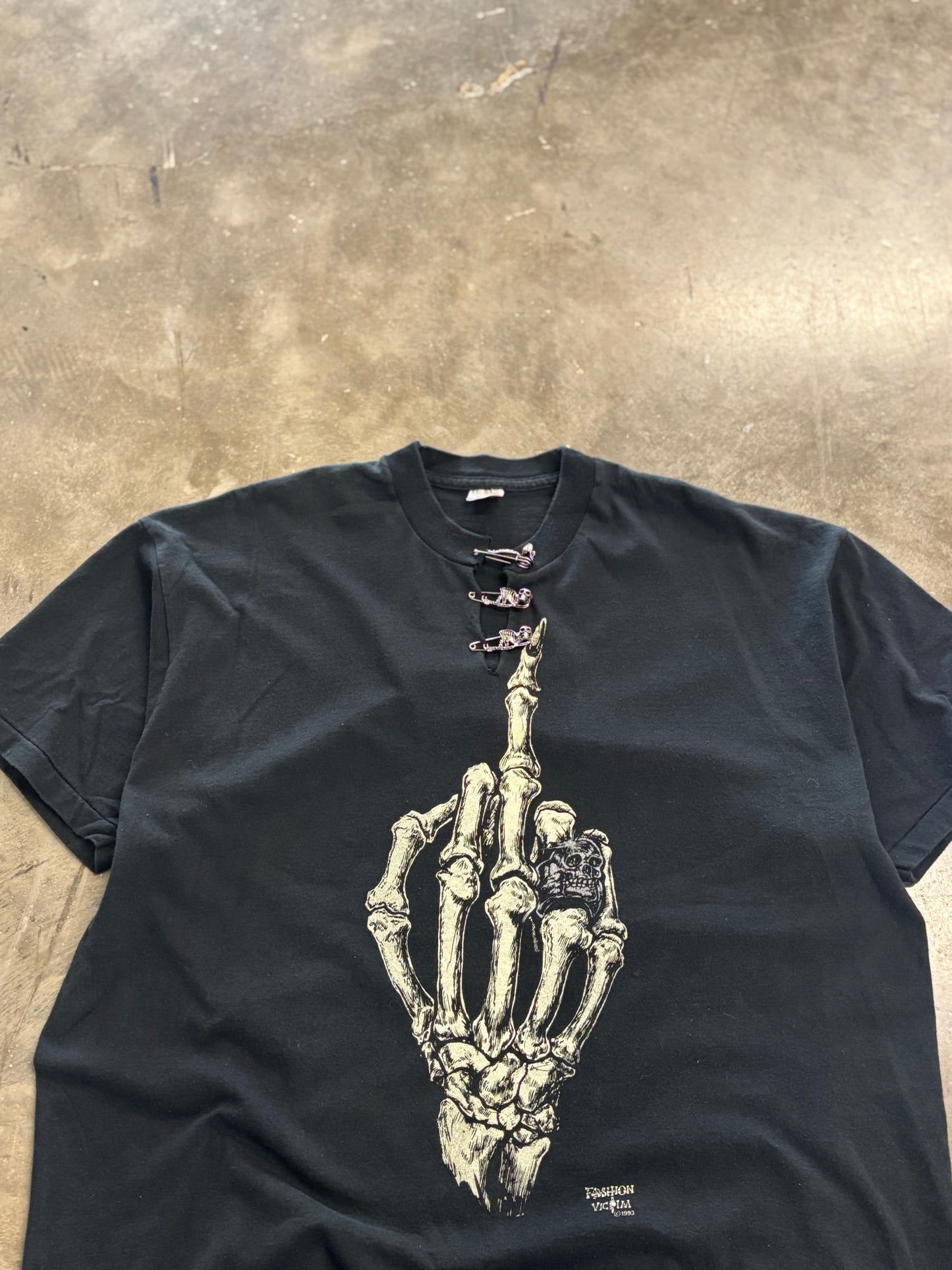 Vintage Fashion Victim middle finger size xxl