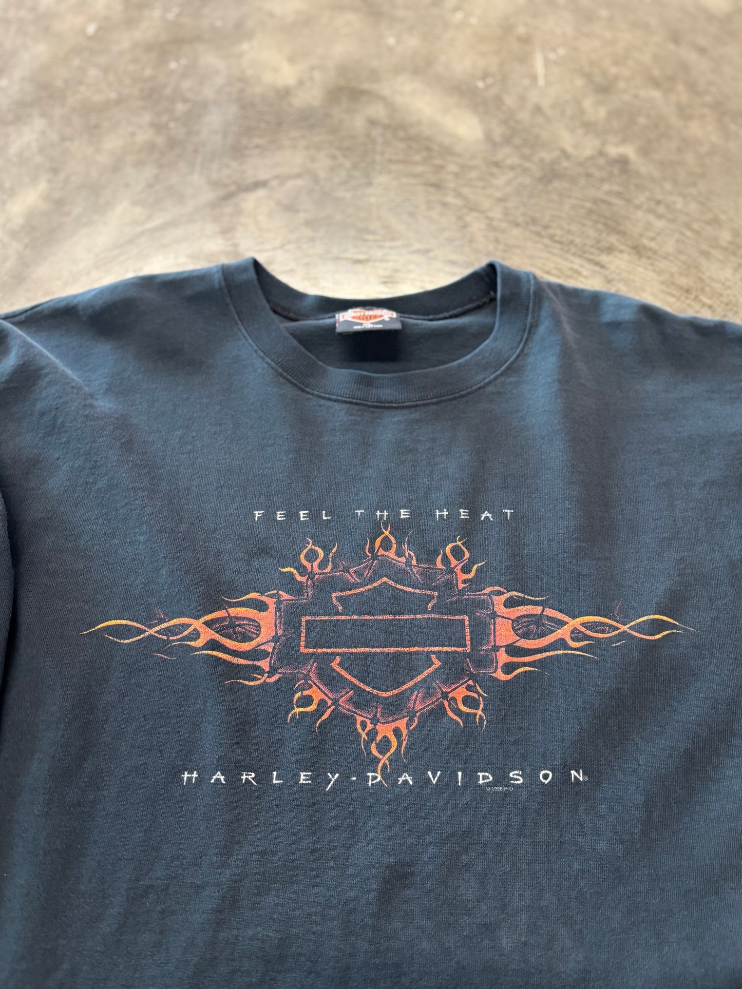 Vintage Harley Davidson feel the heat long sleeve size extra large shirt