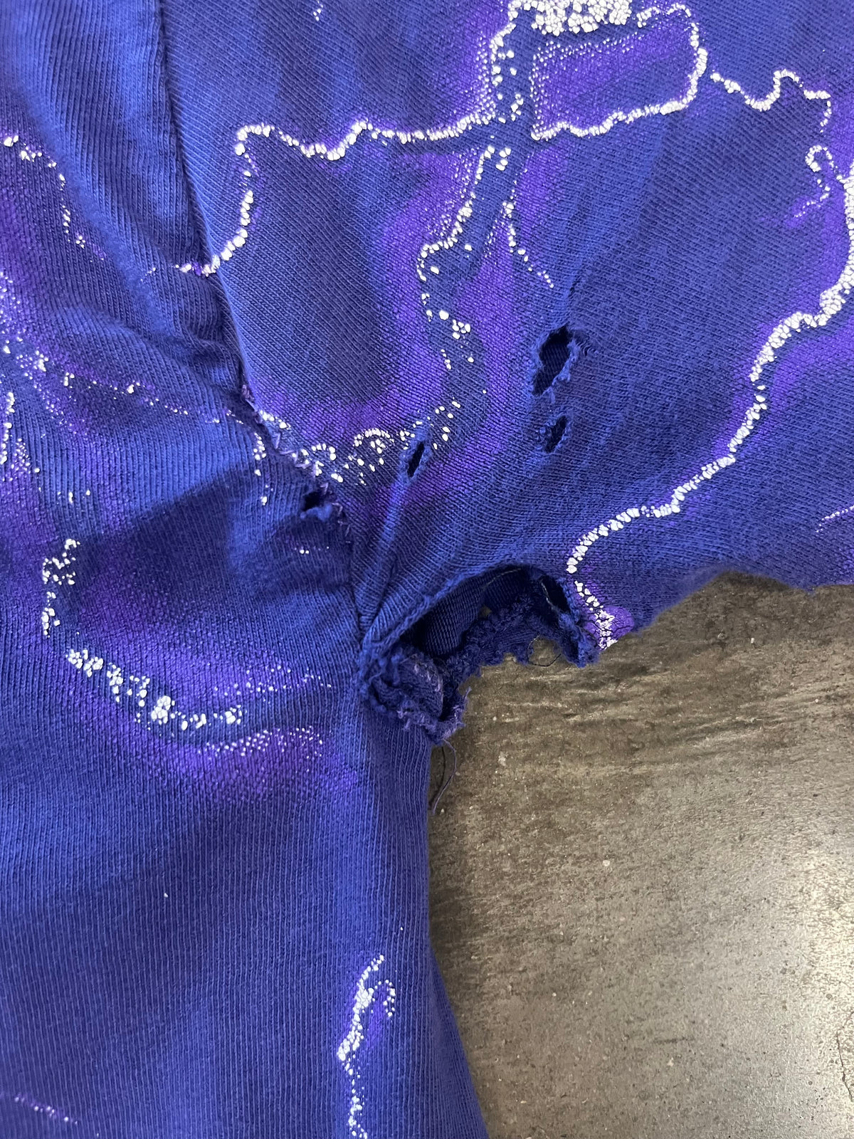 Vintage Harley Davidson Thrashed Purple Lightning shirt size large