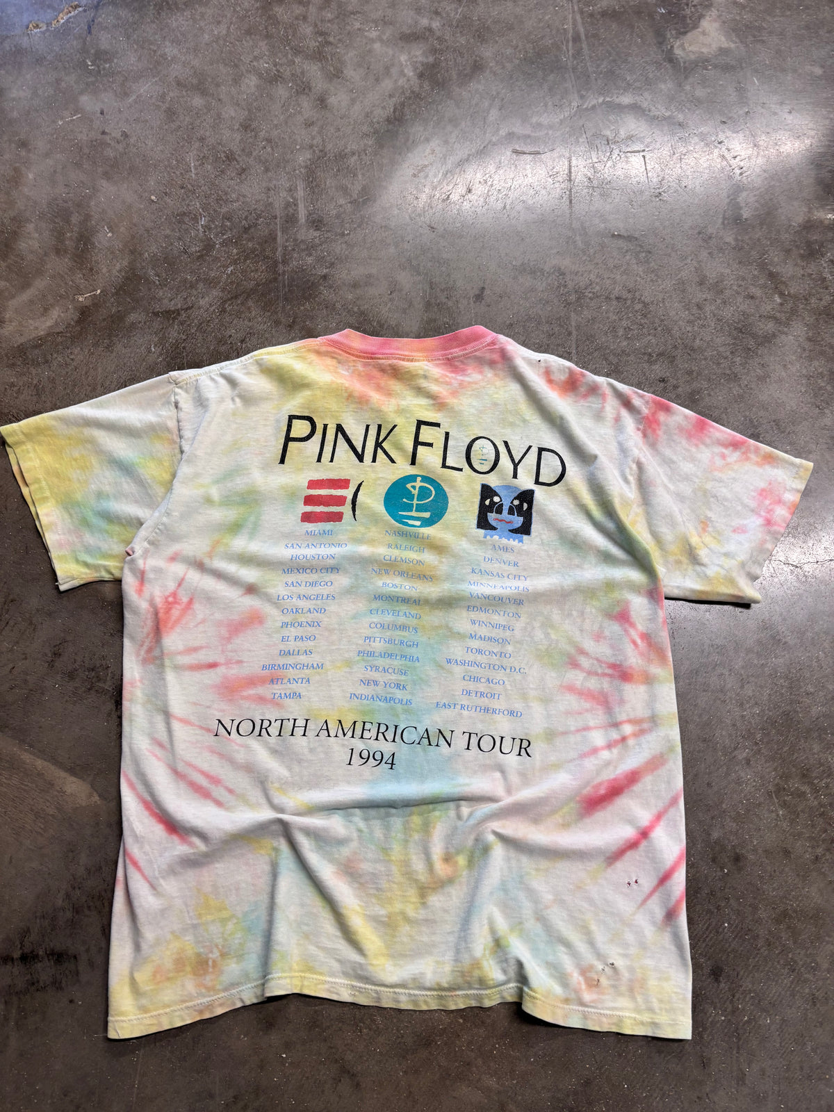Vintage Tie Dye Pink Floyd Division Bell shirt size Extra large