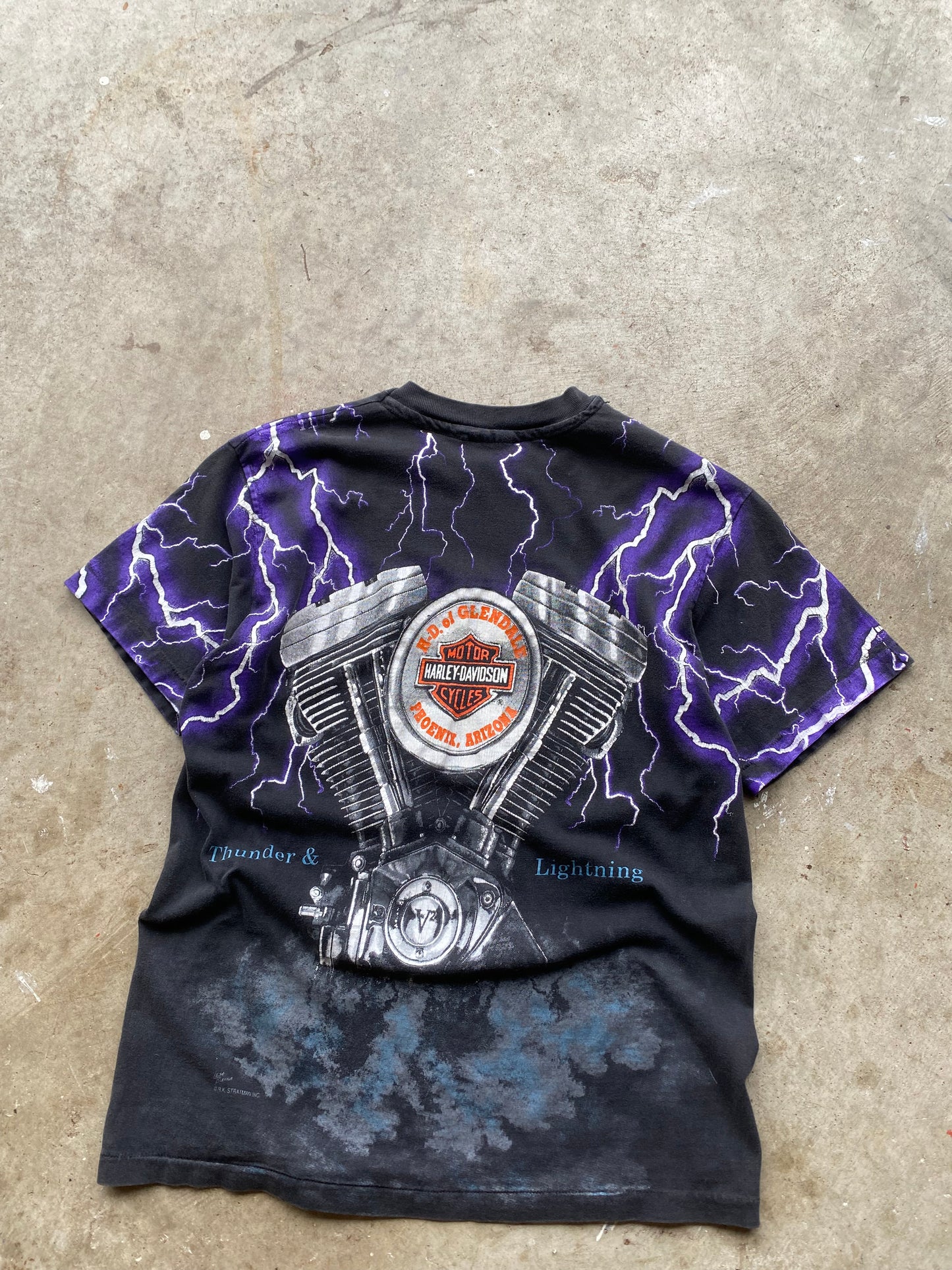 Vintage Harley Davidson Thunder and lightning shirt size Large