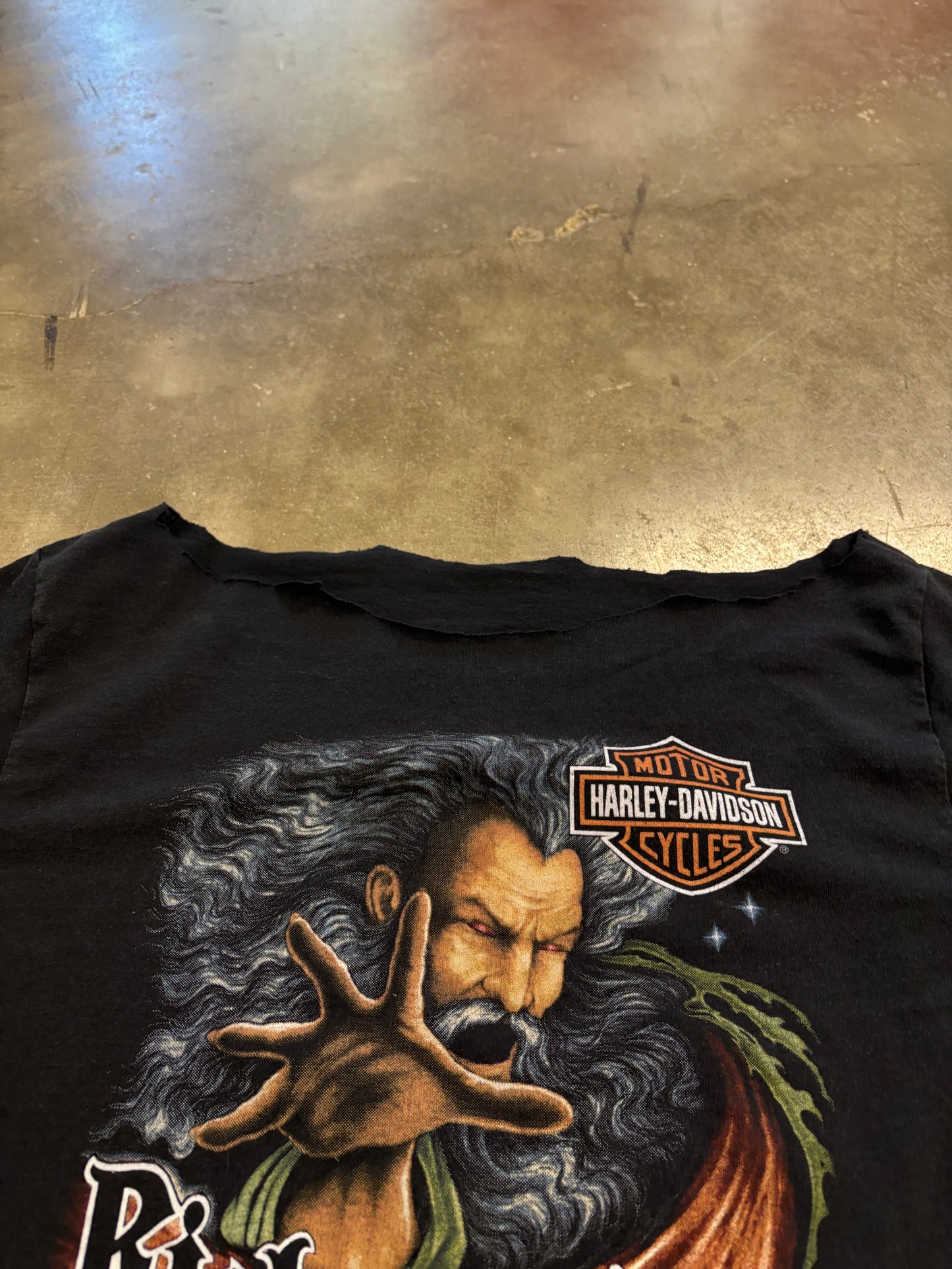Vintage Chopped Neck 3d emblem shirt size large