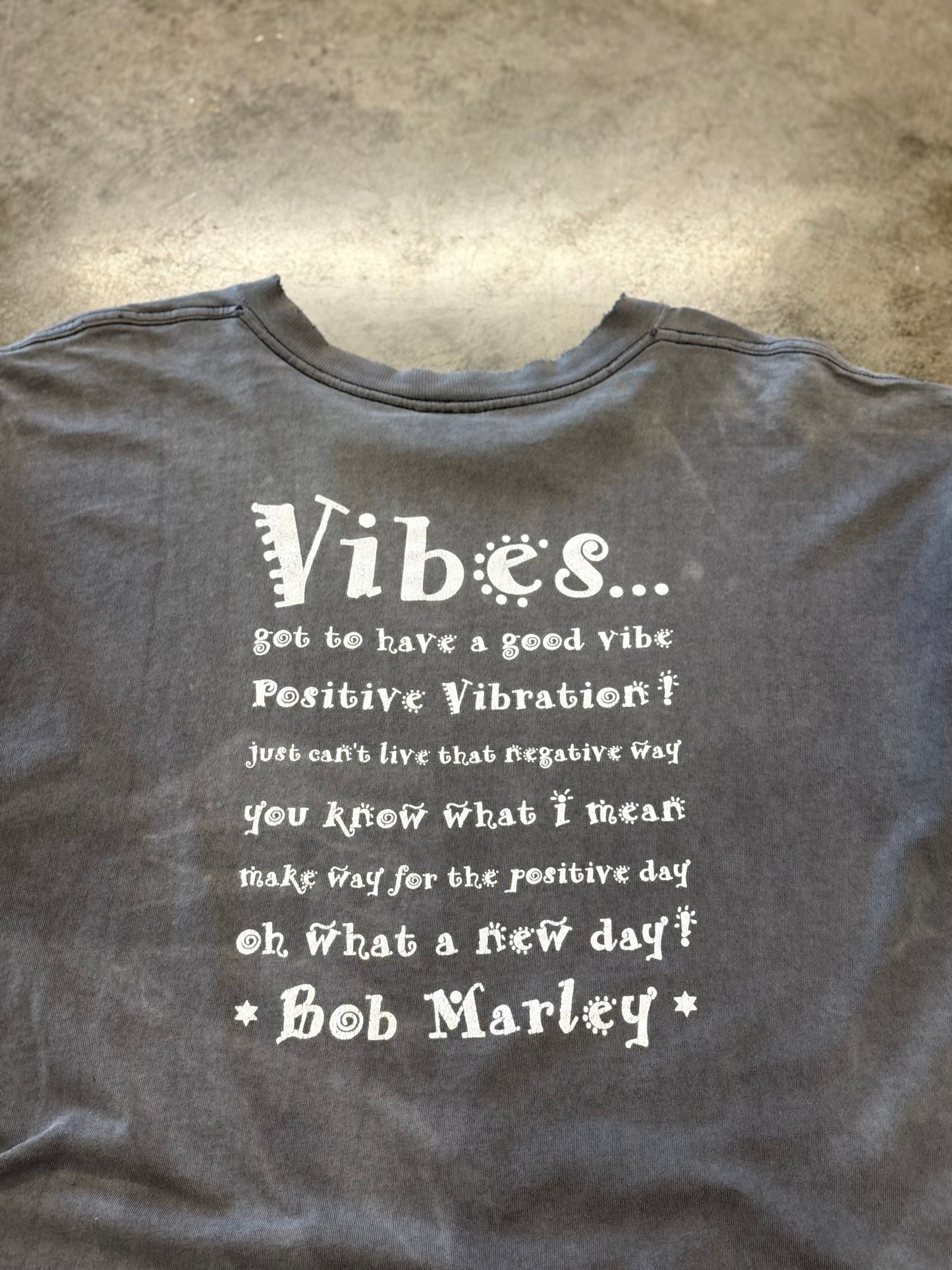 Vintage Smoked and Thrashed Bob Marley shirt size xl