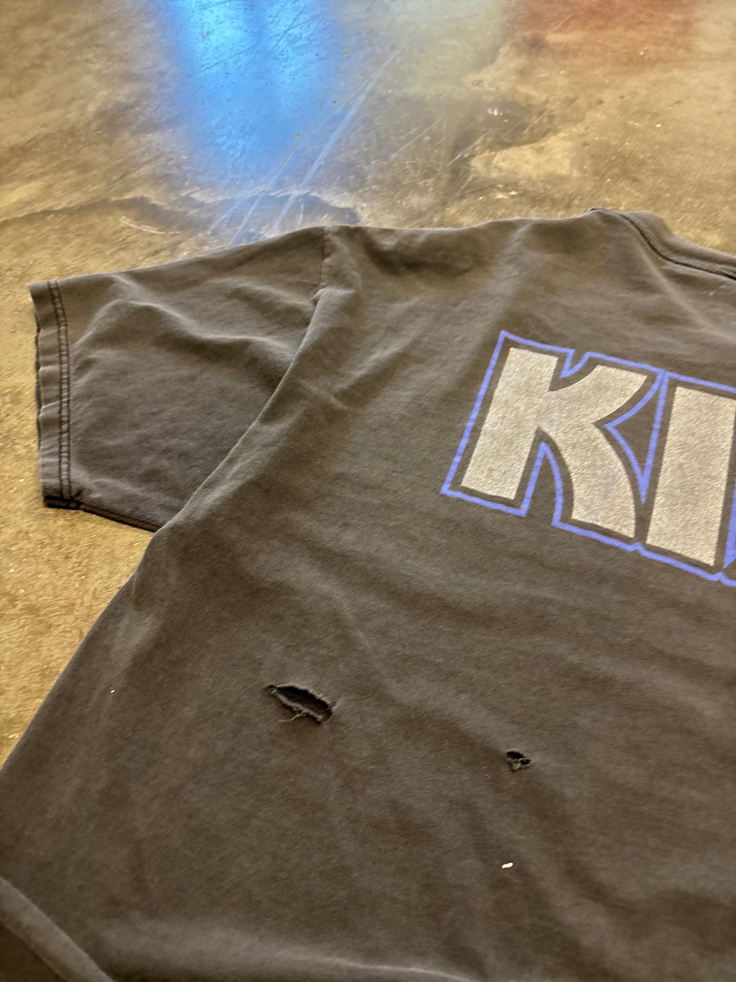 Vintage Faded and Thrashed kiss band shirt size XL