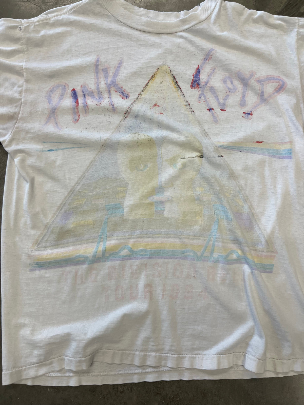 Faded out Pink Floyd Divison bell shirt size extra large