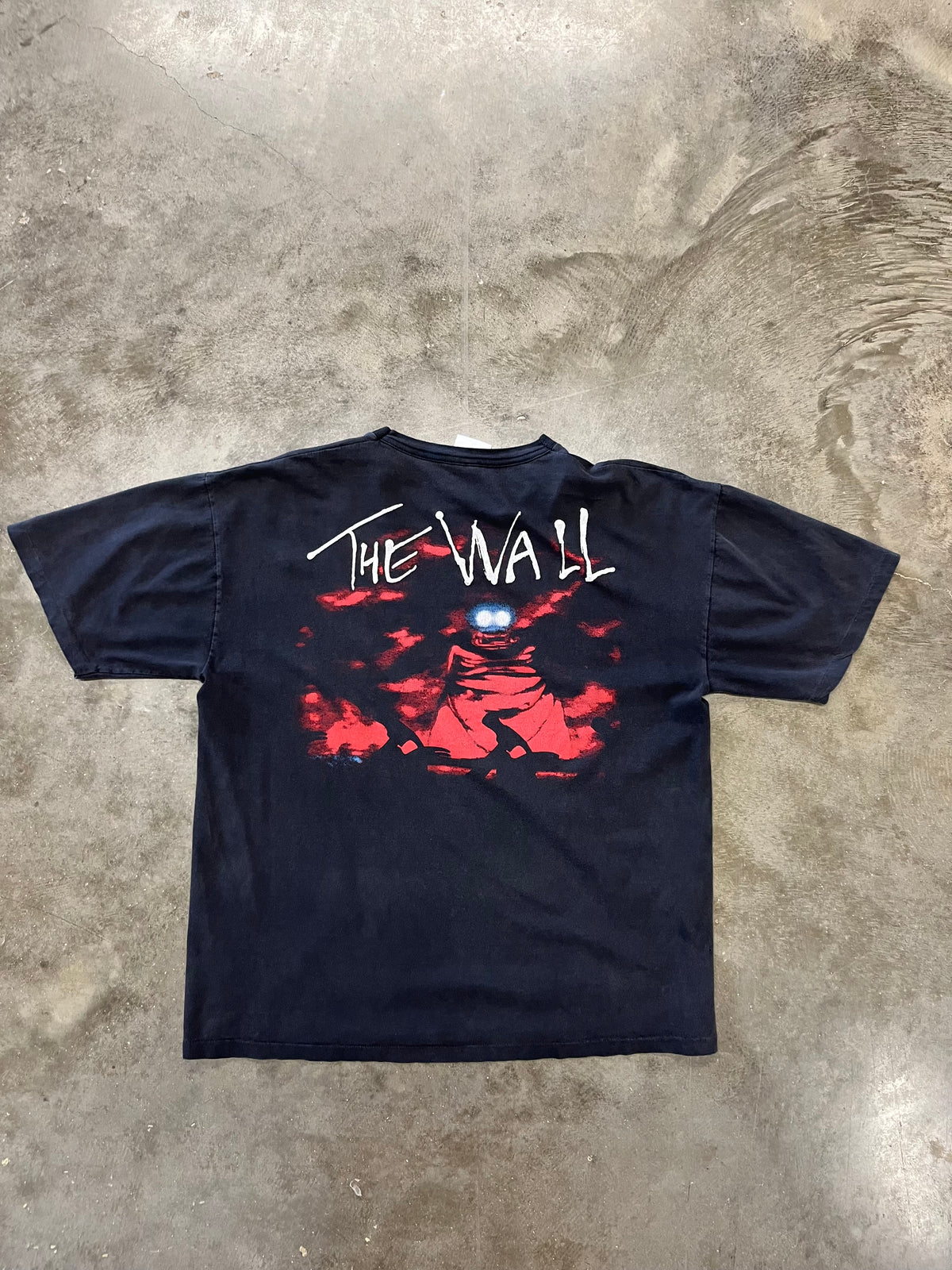 Vintage Pink Floyd The Wall shirt size extra large