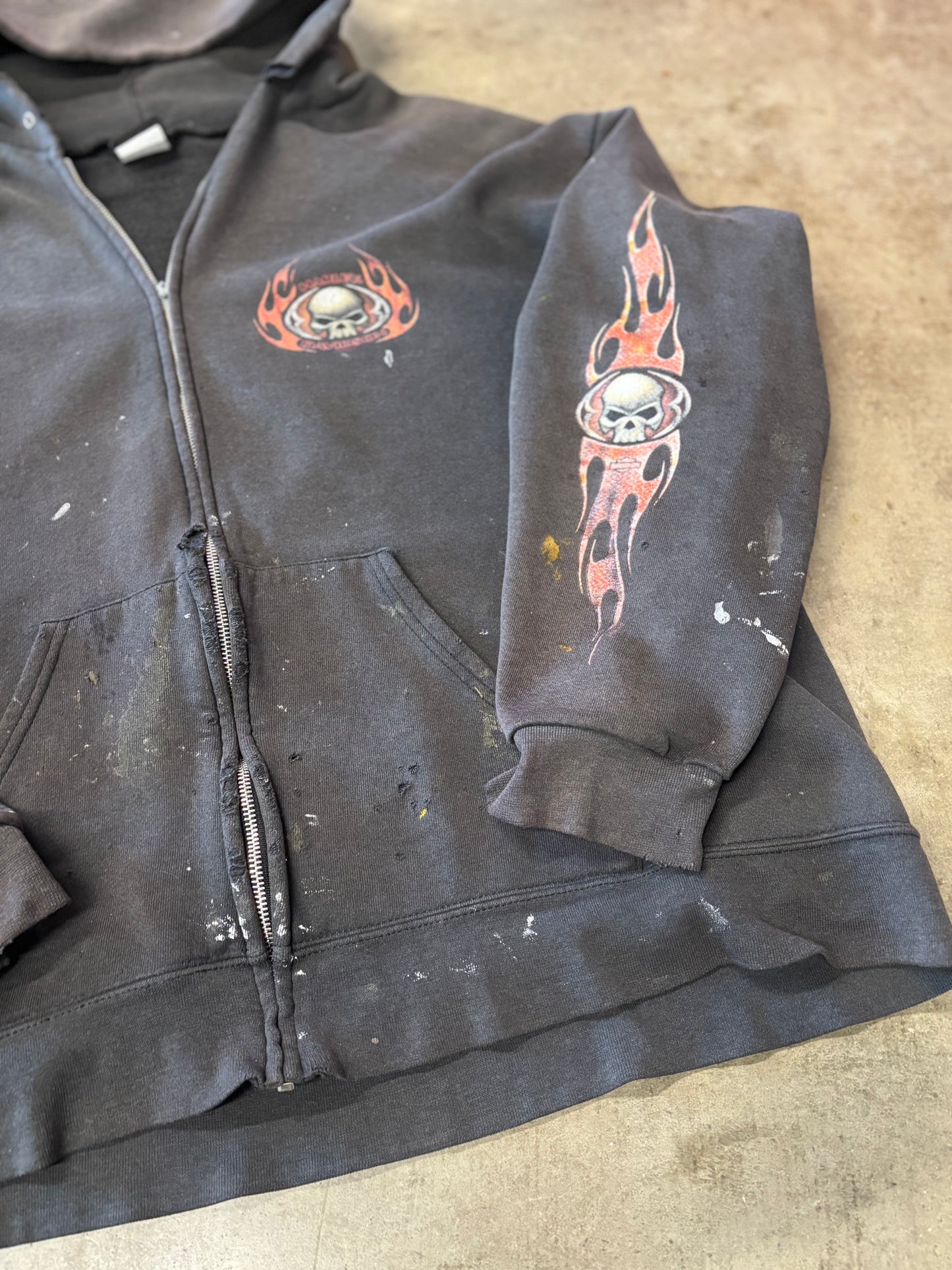 Vintage Harley Davidson Thrashed and Faded Skull flame zip up hoodie size extra large
