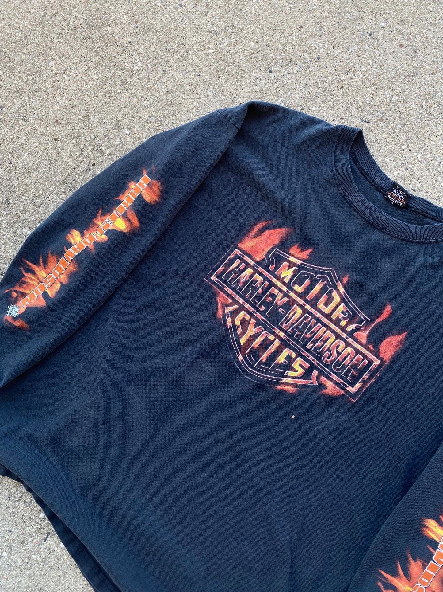 Vintage Harley Davidson Flaming shield long sleeve size XXL shirt