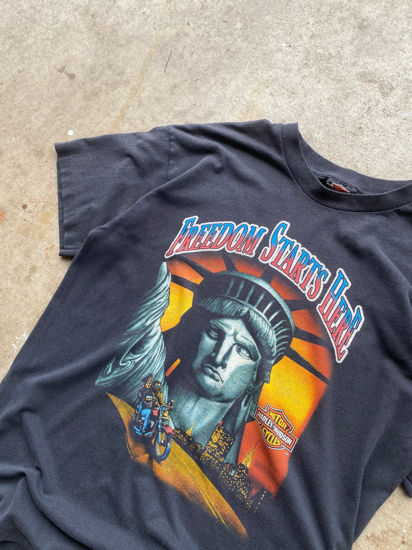 Vintage Harley Davidson Freedom Starts here shirt size large