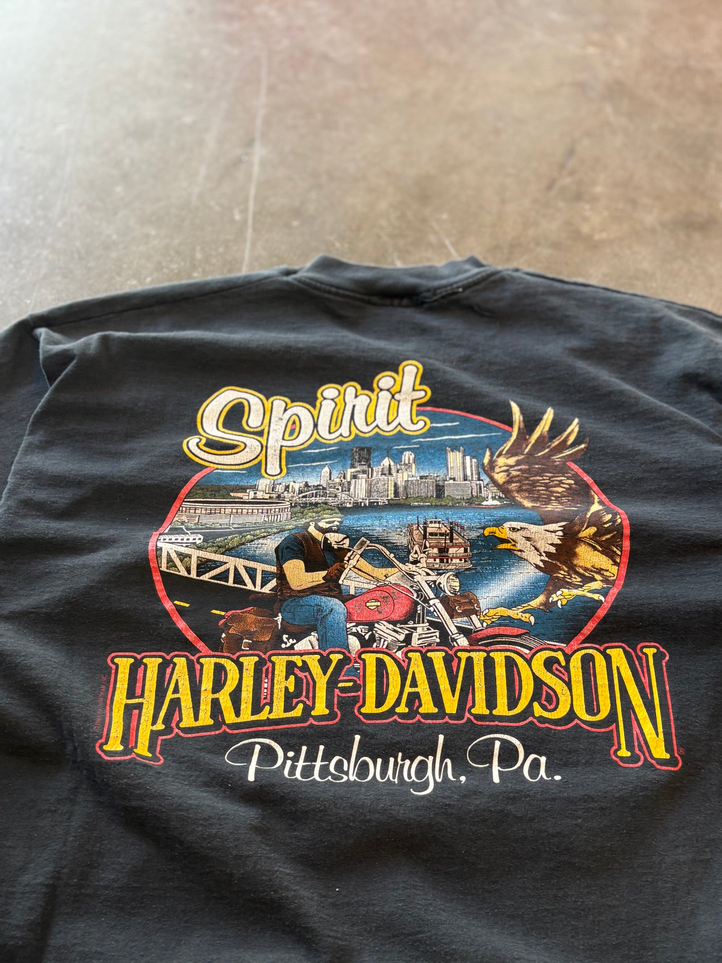 Vintage Harley Davidson this shirt is beautiful ong size xl