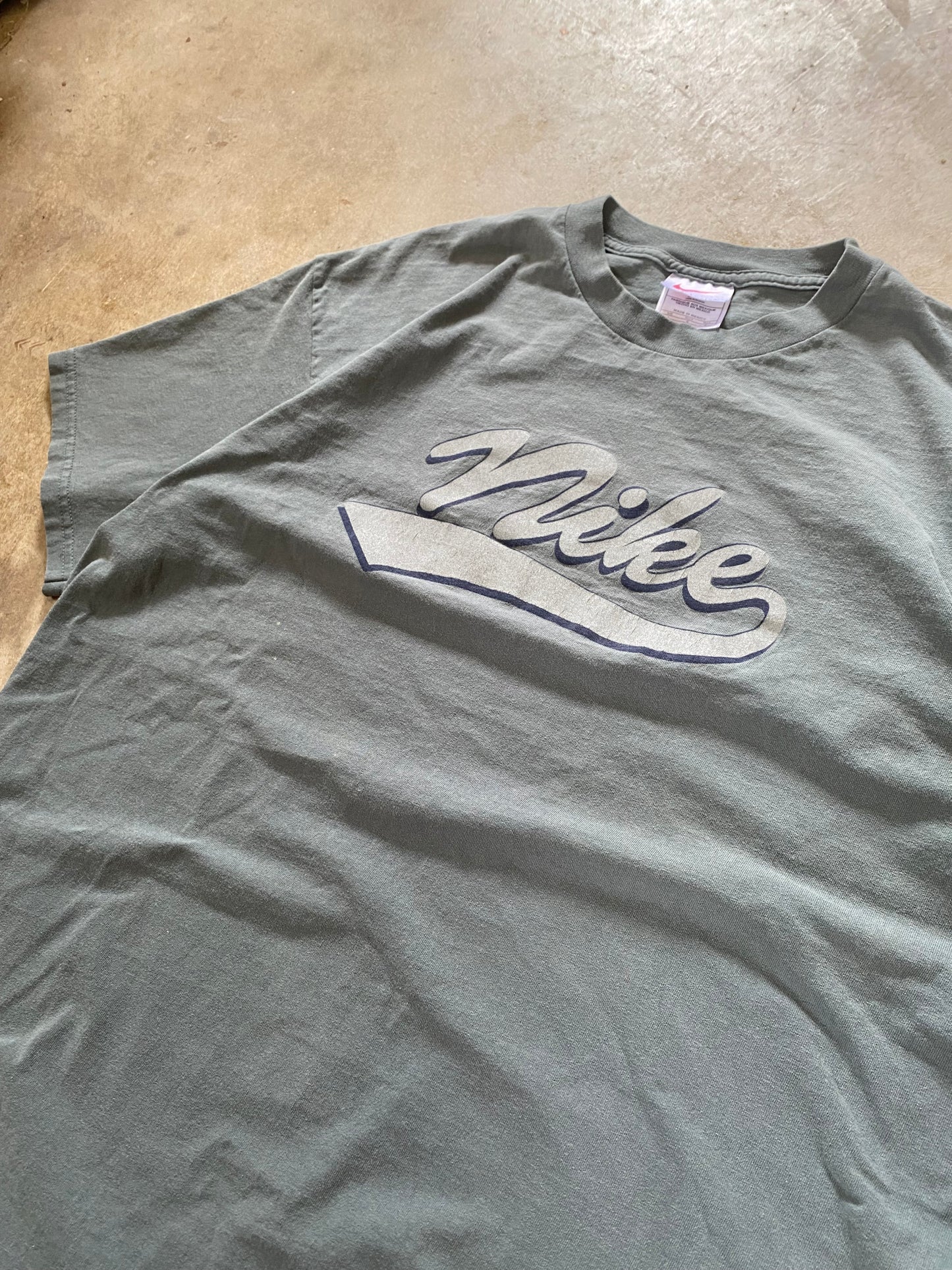 Vintage Earth Tone Nike spell out size Large