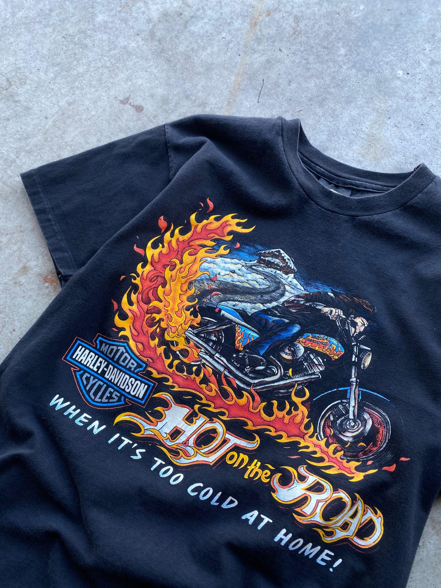 Vintage Harley Davidson Hot on the road shirt size medium