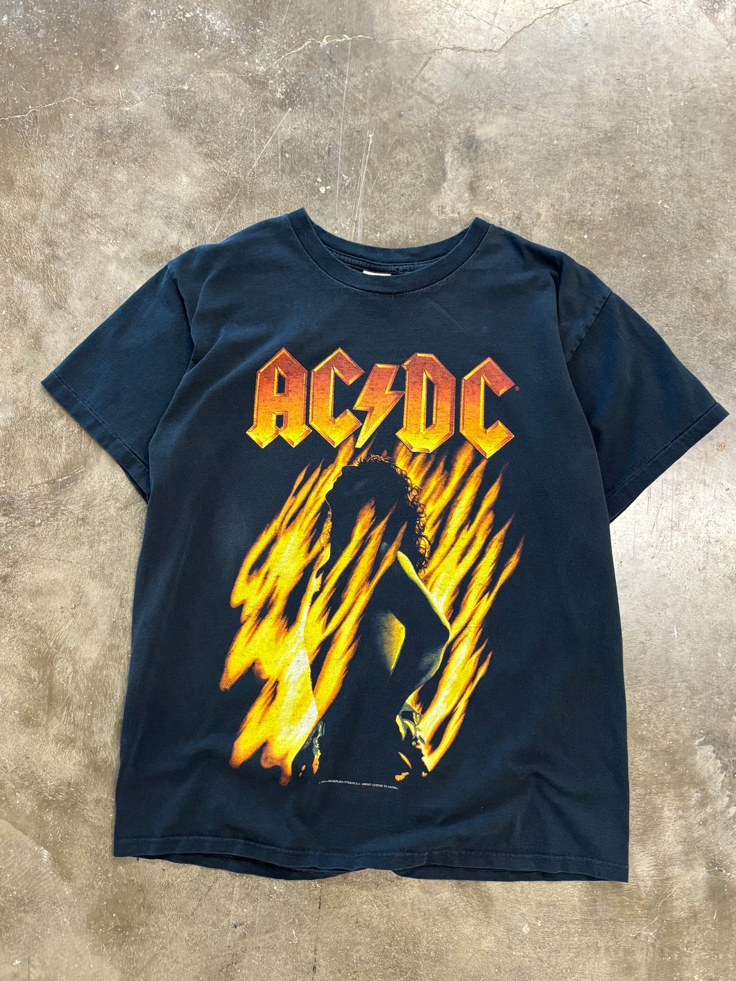 Vintage AC/DC bonfire shirt size large