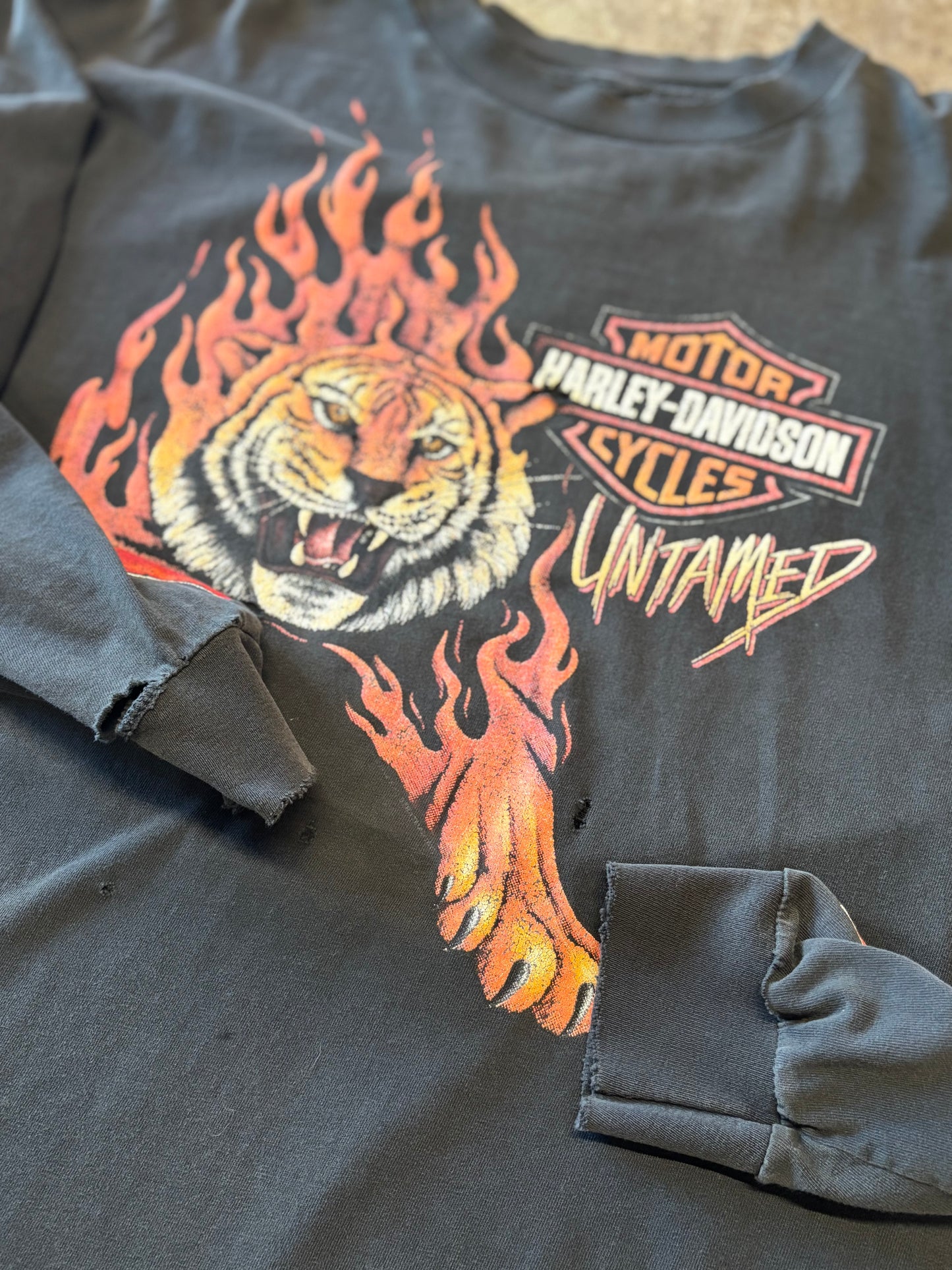 Vintage Harley Davidson Untamed Tiger long sleeve size xl
