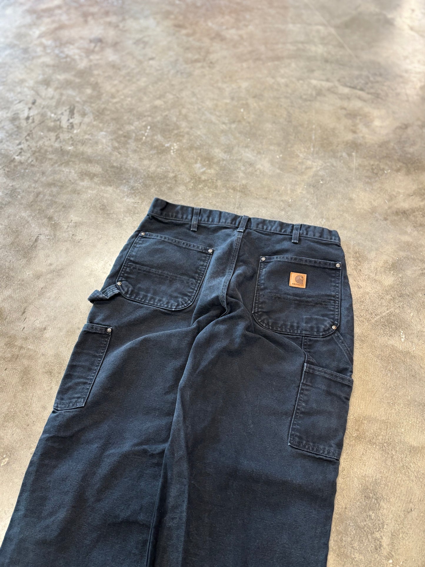 Black carharrt double knees 33 by 29