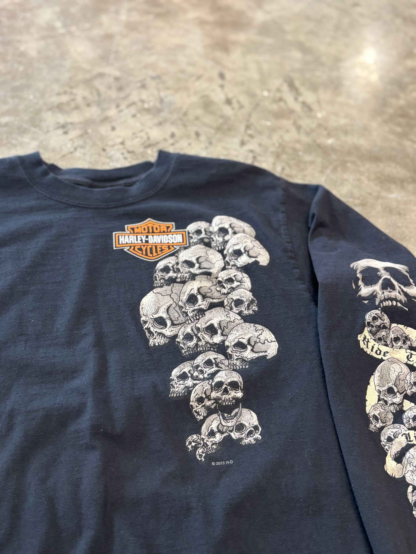 Harley Davidson skull pile long sleeve size large