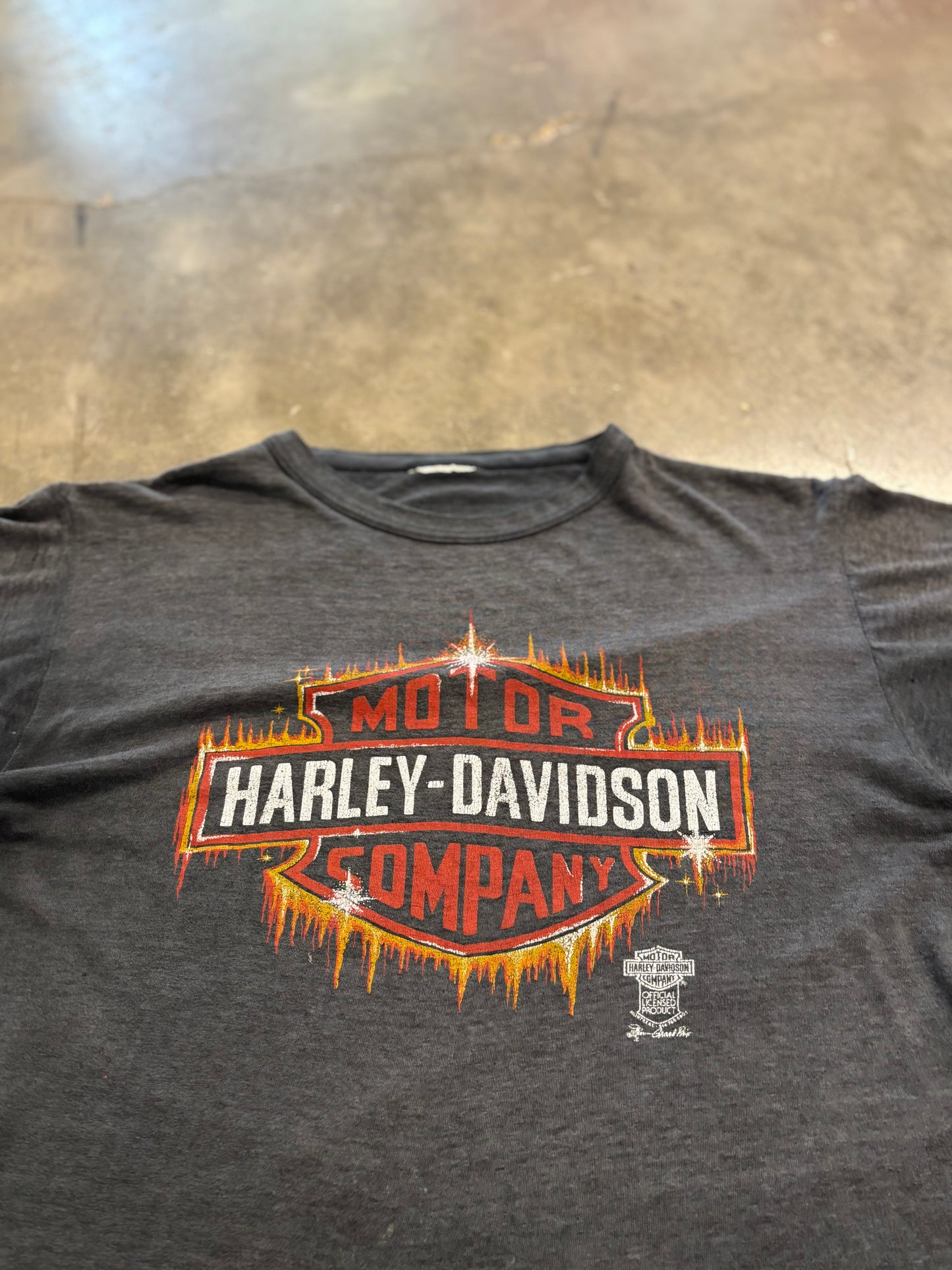 Vintage Harley Davidson sparkle shield size medium shirt