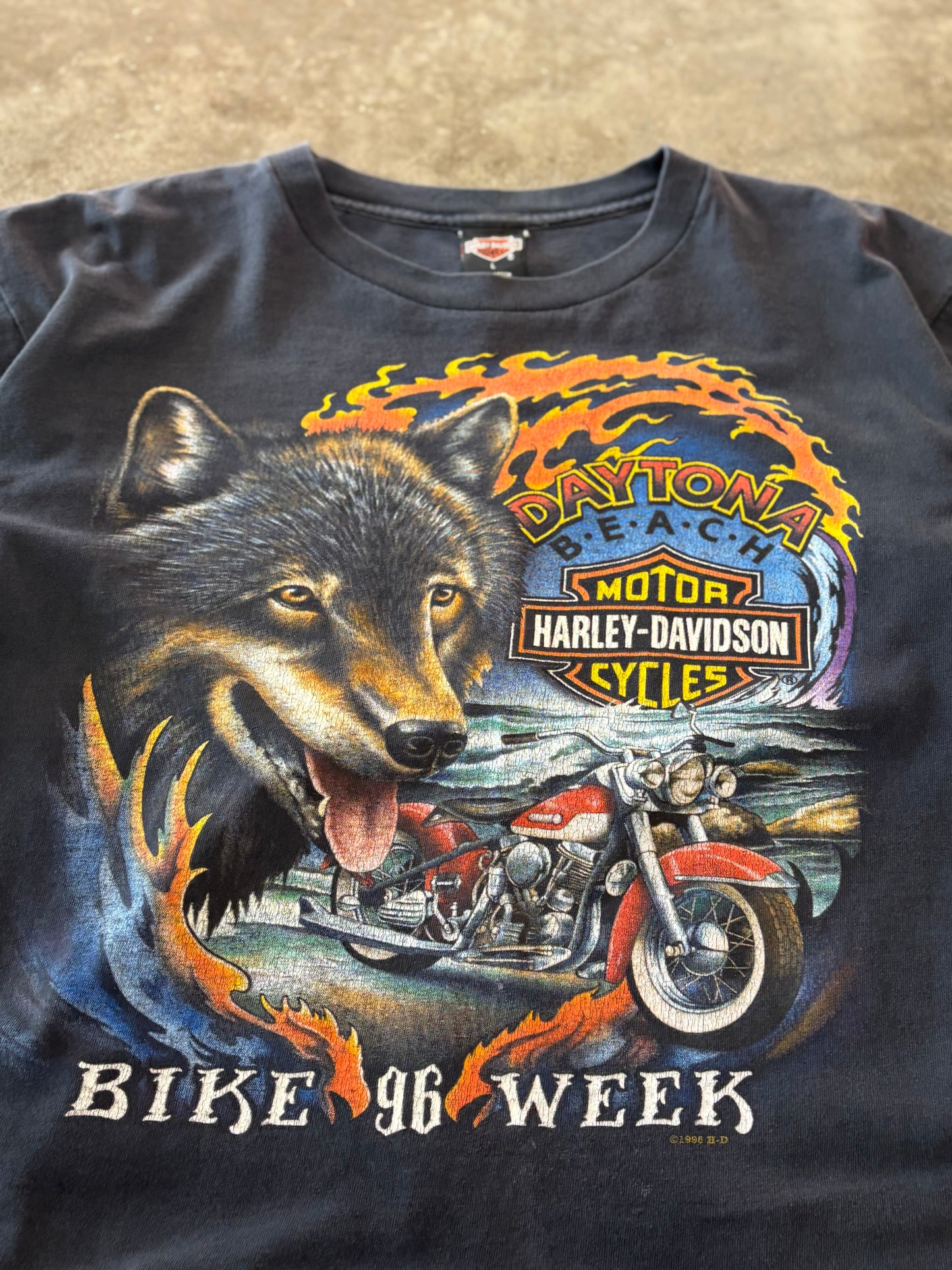 Vintage Harley Davidson wolf shirt size large