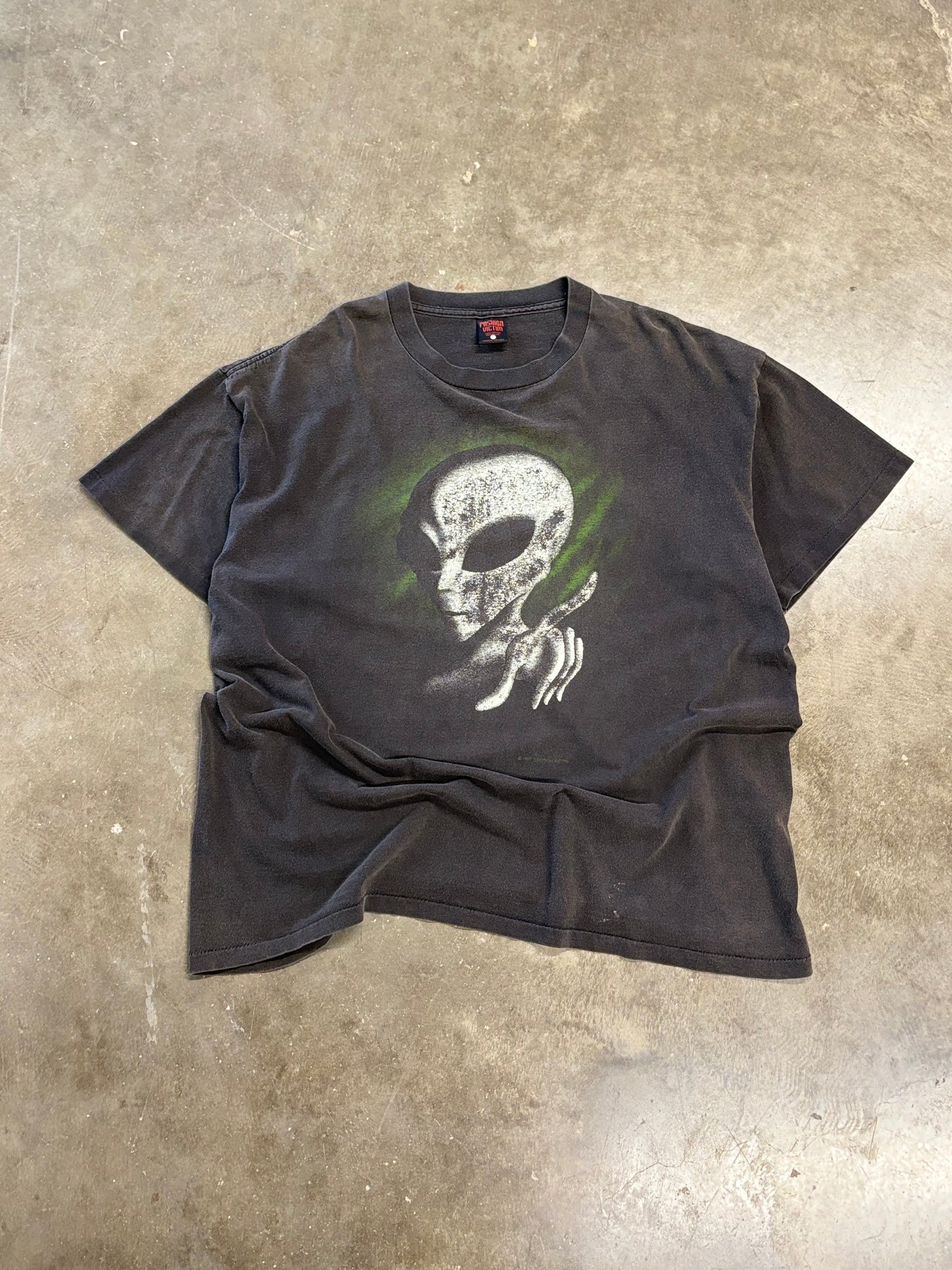 Vintage Fashion Victim faded alien shirt size xl