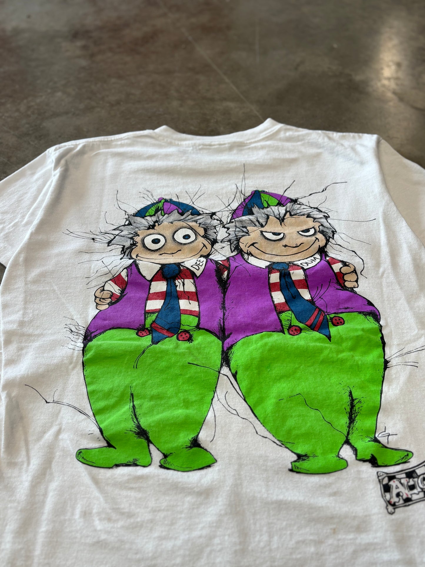 Vintage Alice in Wonderland Dee and Dum shirt size large