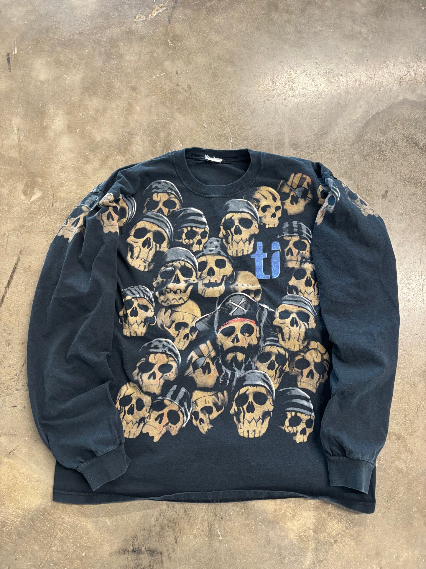 Vintage Skulls long sleeve size XL