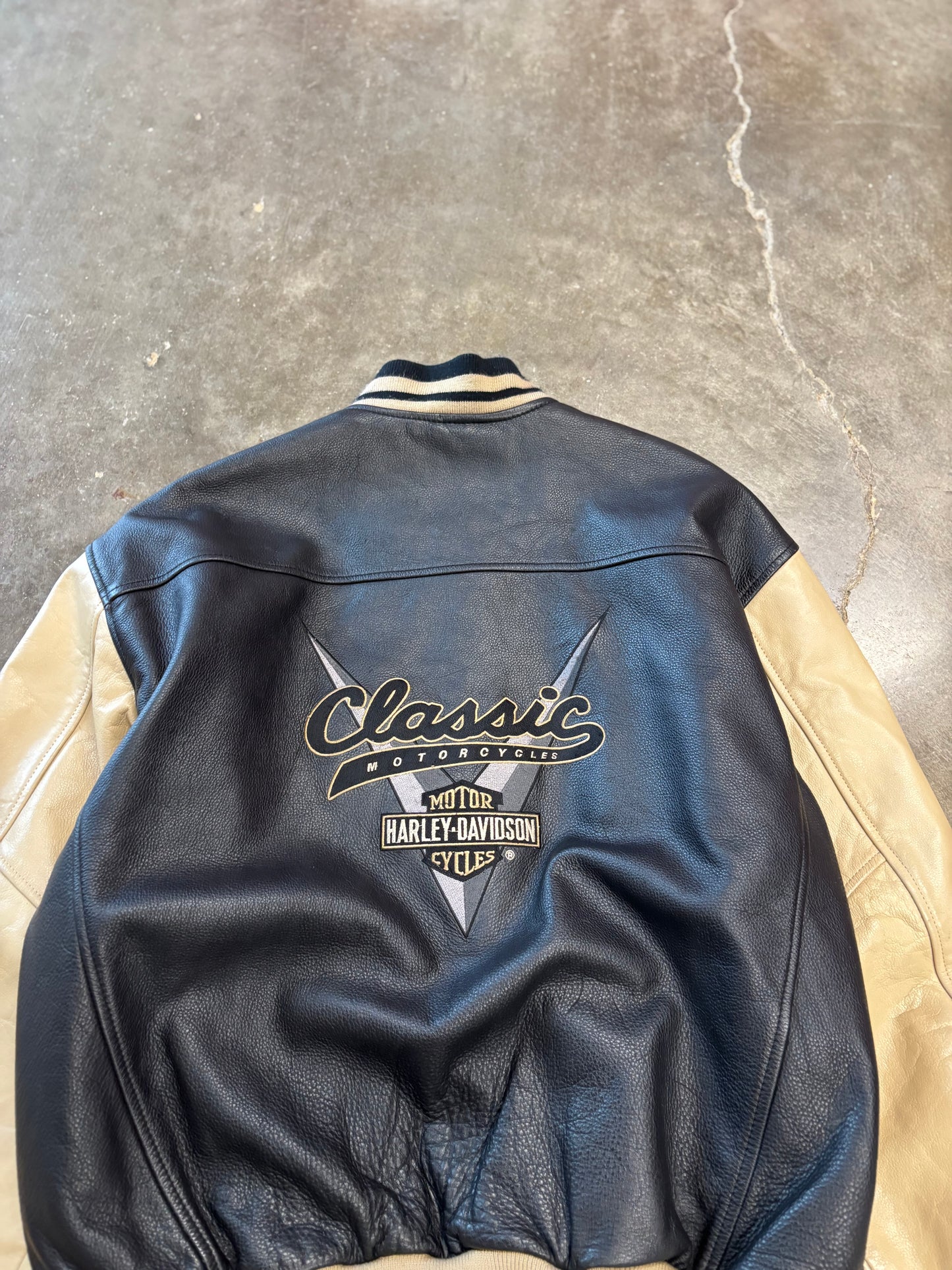 Vintage Harley Davidson stadium jacket size medium