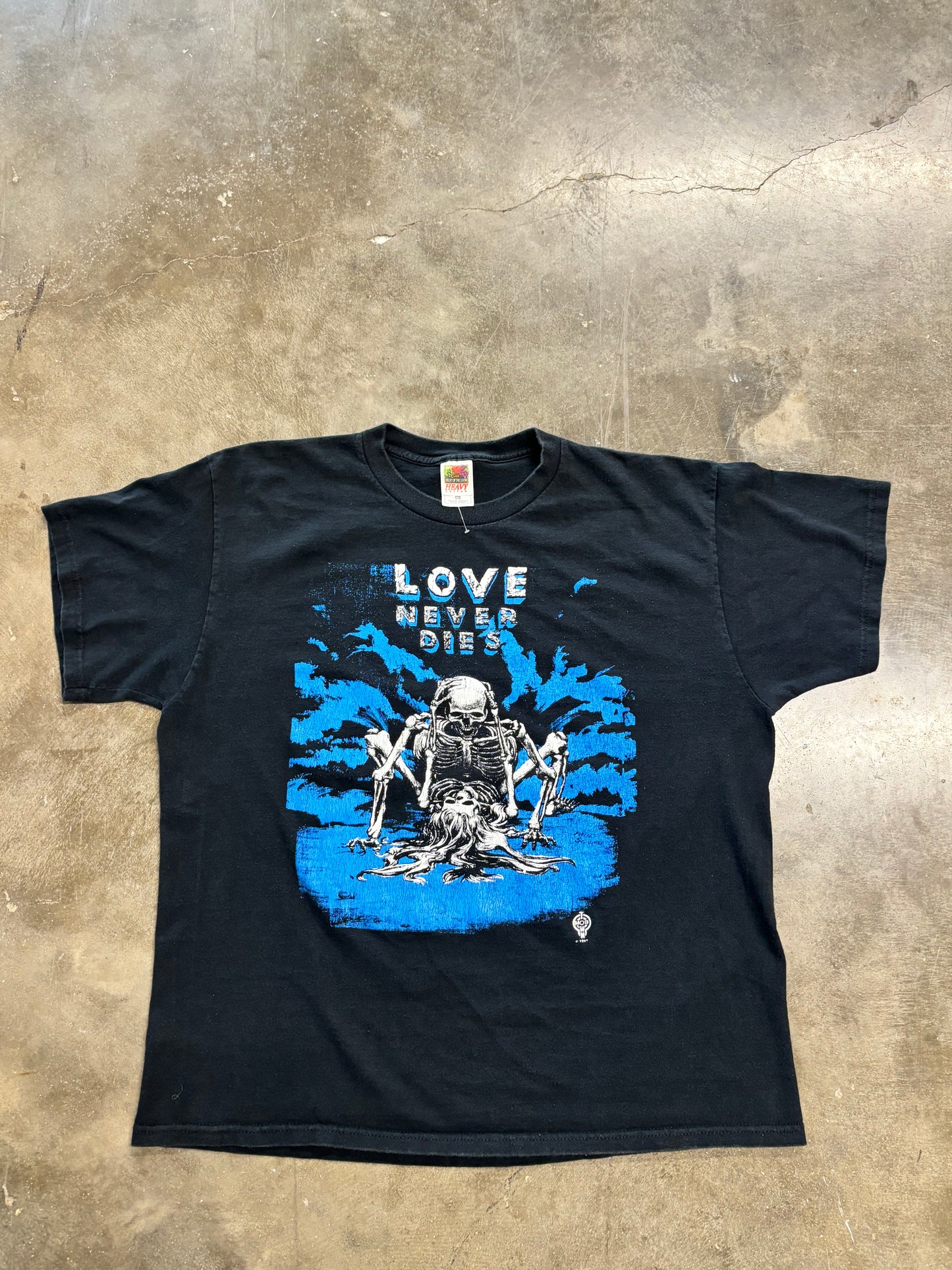 Vintage Fashion Victim love never dies shirt size xl