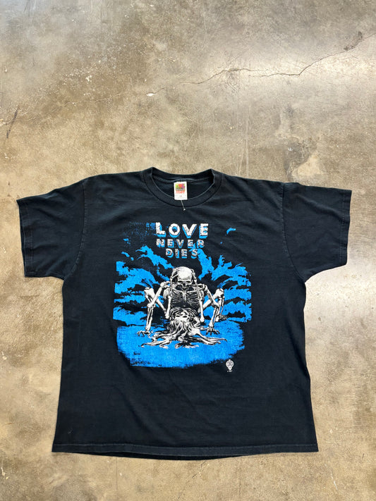 Vintage Fashion Victim love never dies shirt size xl