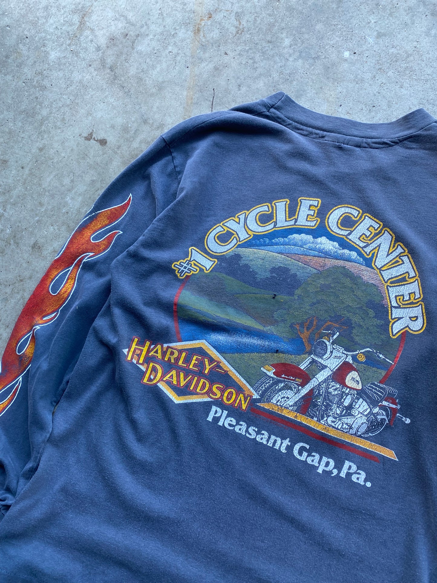 Vintage Harley Davidson Calm lil flame ball size medium faded