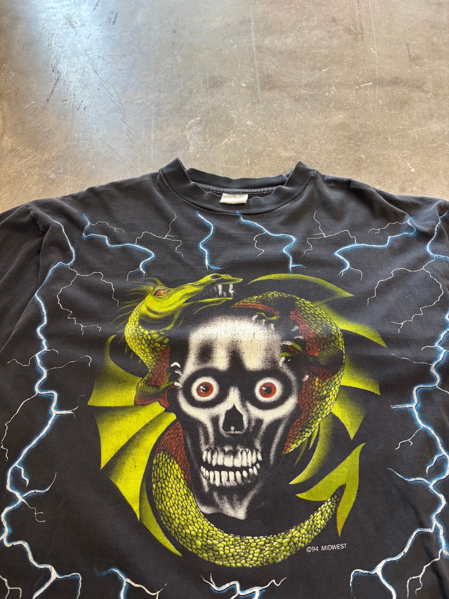 Vintage Skull Lightning AOP shirt size xl
