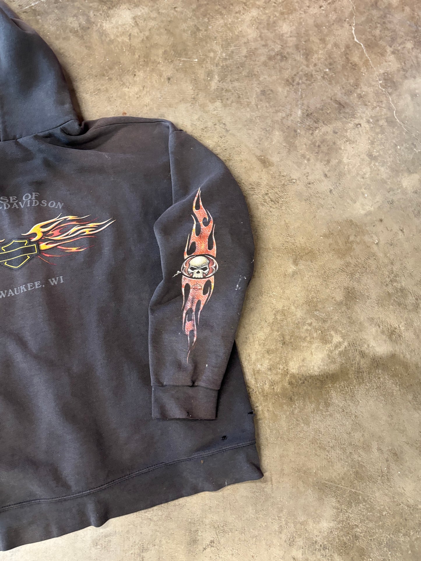 Vintage Harley Davidson Thrashed and Faded Skull flame zip up hoodie size extra large