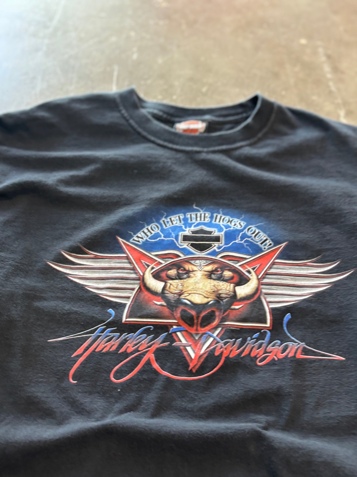 Vintage Harley Davidson who let the hogs out shirt size xl