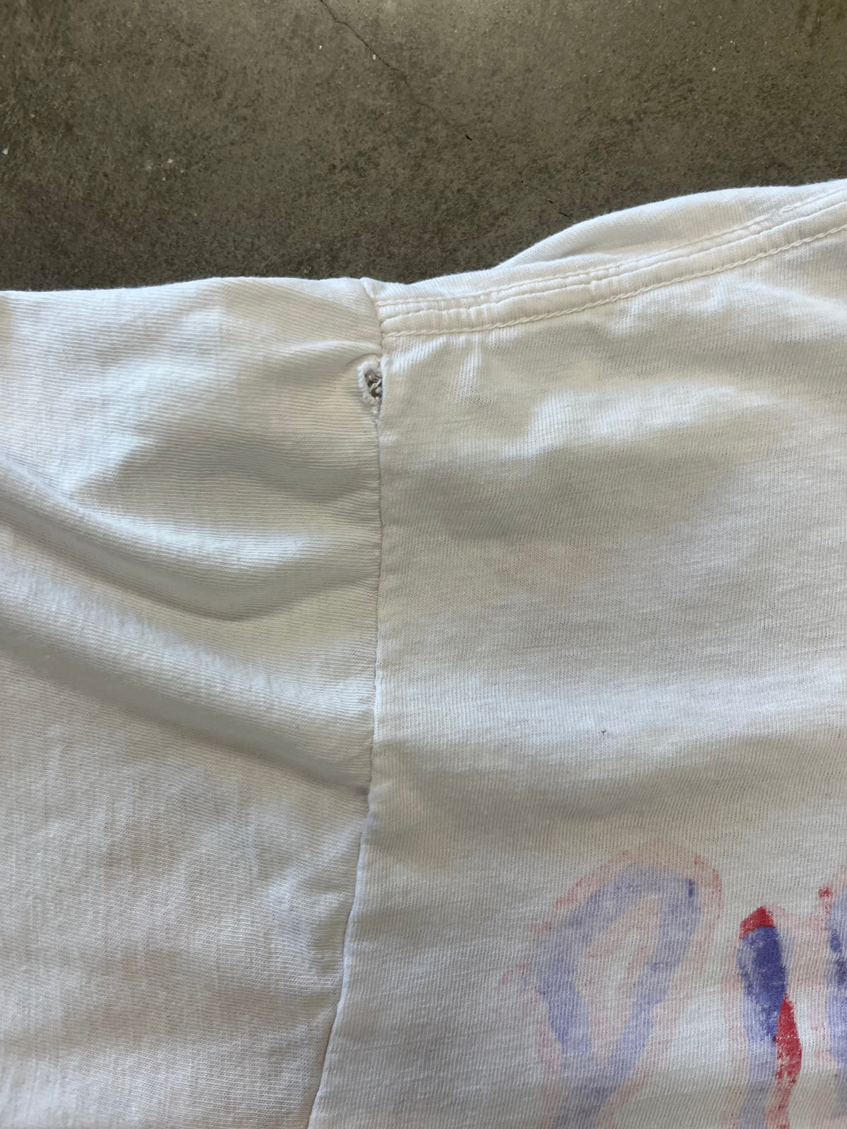 Faded out Pink Floyd Divison bell shirt size extra large