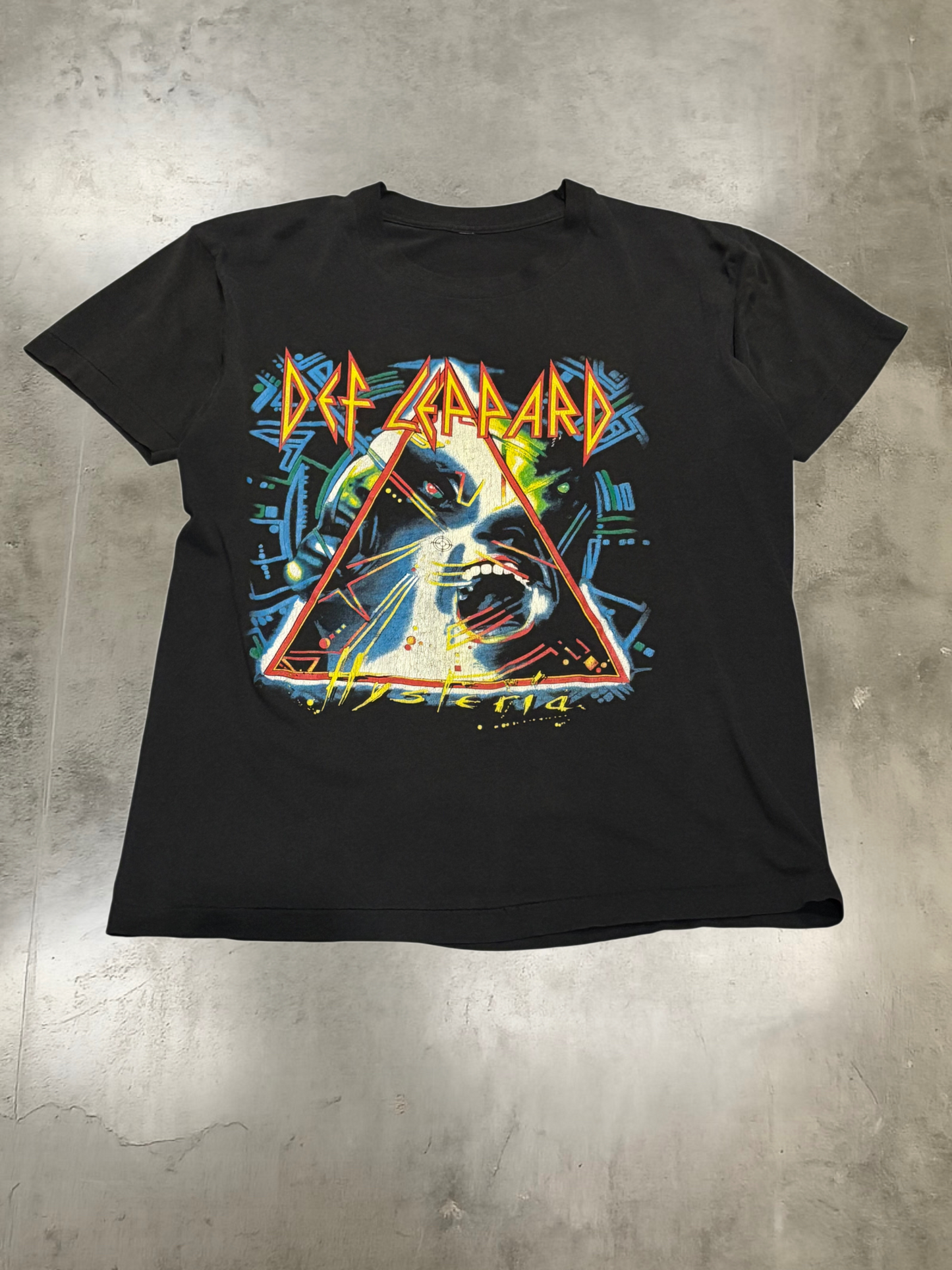 Vintage Def Leppard Hysteria shirt size medium