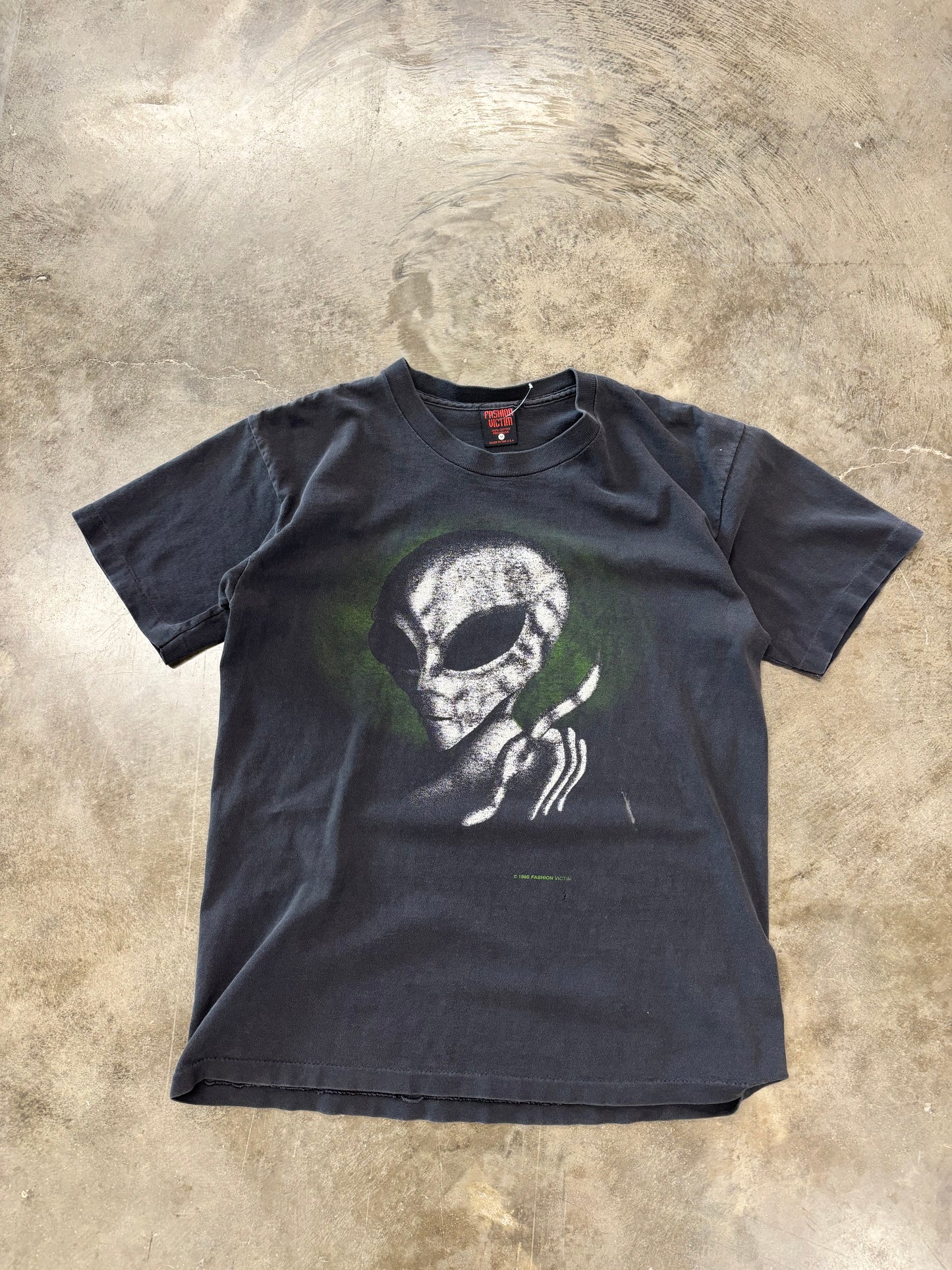 Vintage Fashion Victim Faded Alien shirt size medium
