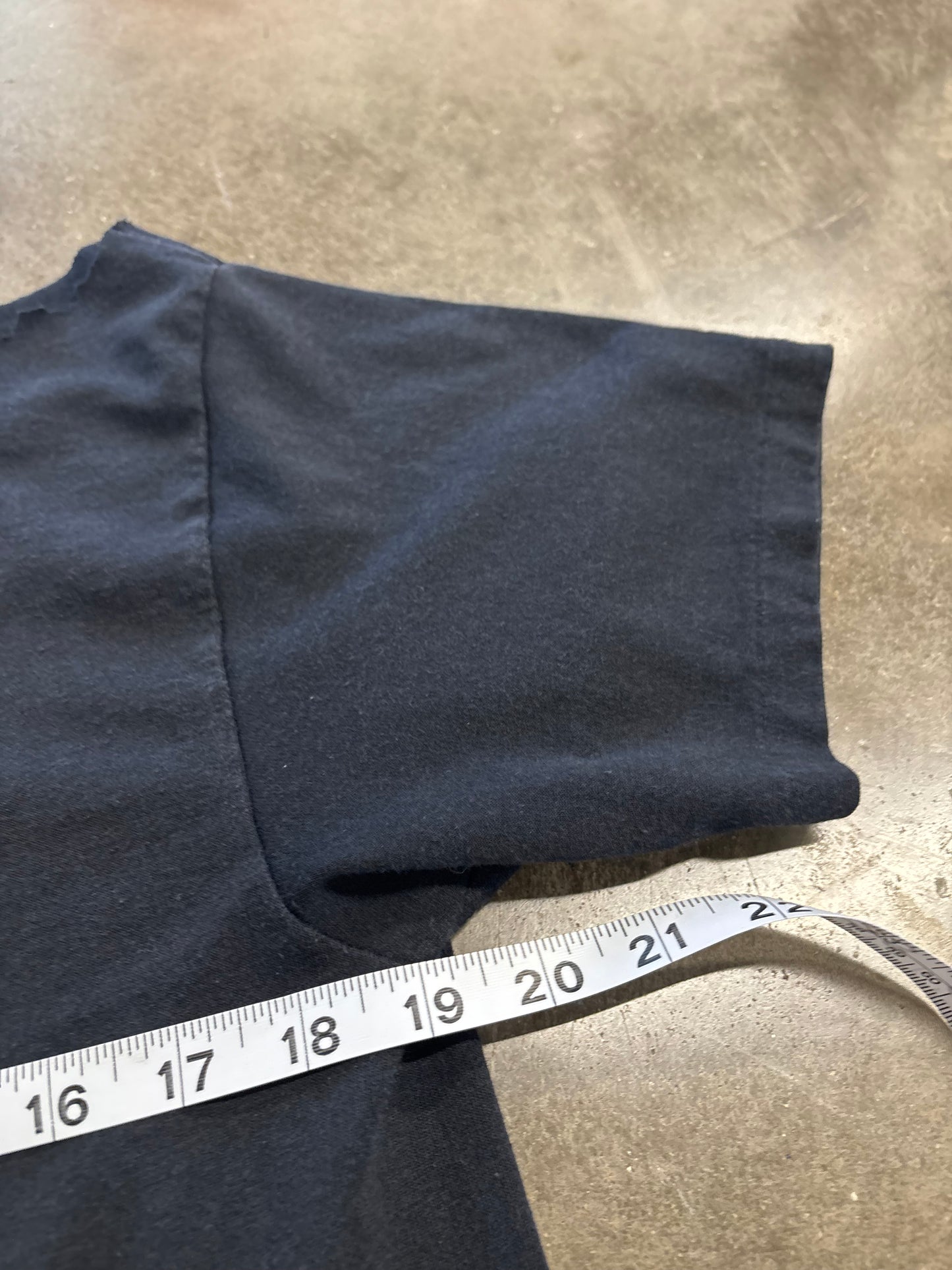 Vintage Chopped Neck 3d emblem shirt size large