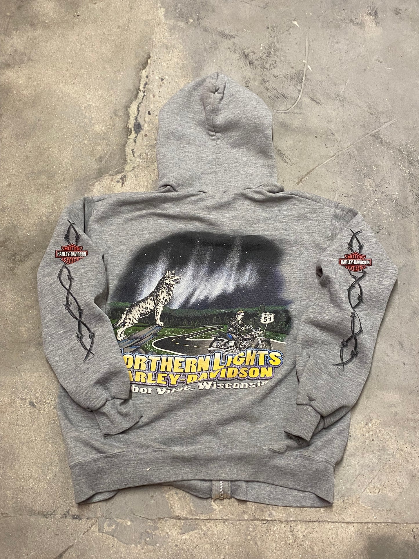 Vintage Harley Davidson Barbwired zip up size medium