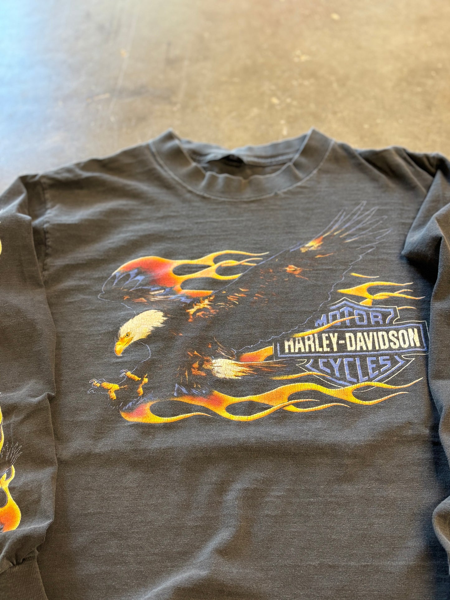Vintage Harley Davidson Faded out 90’s Eagle long sleeve size medium