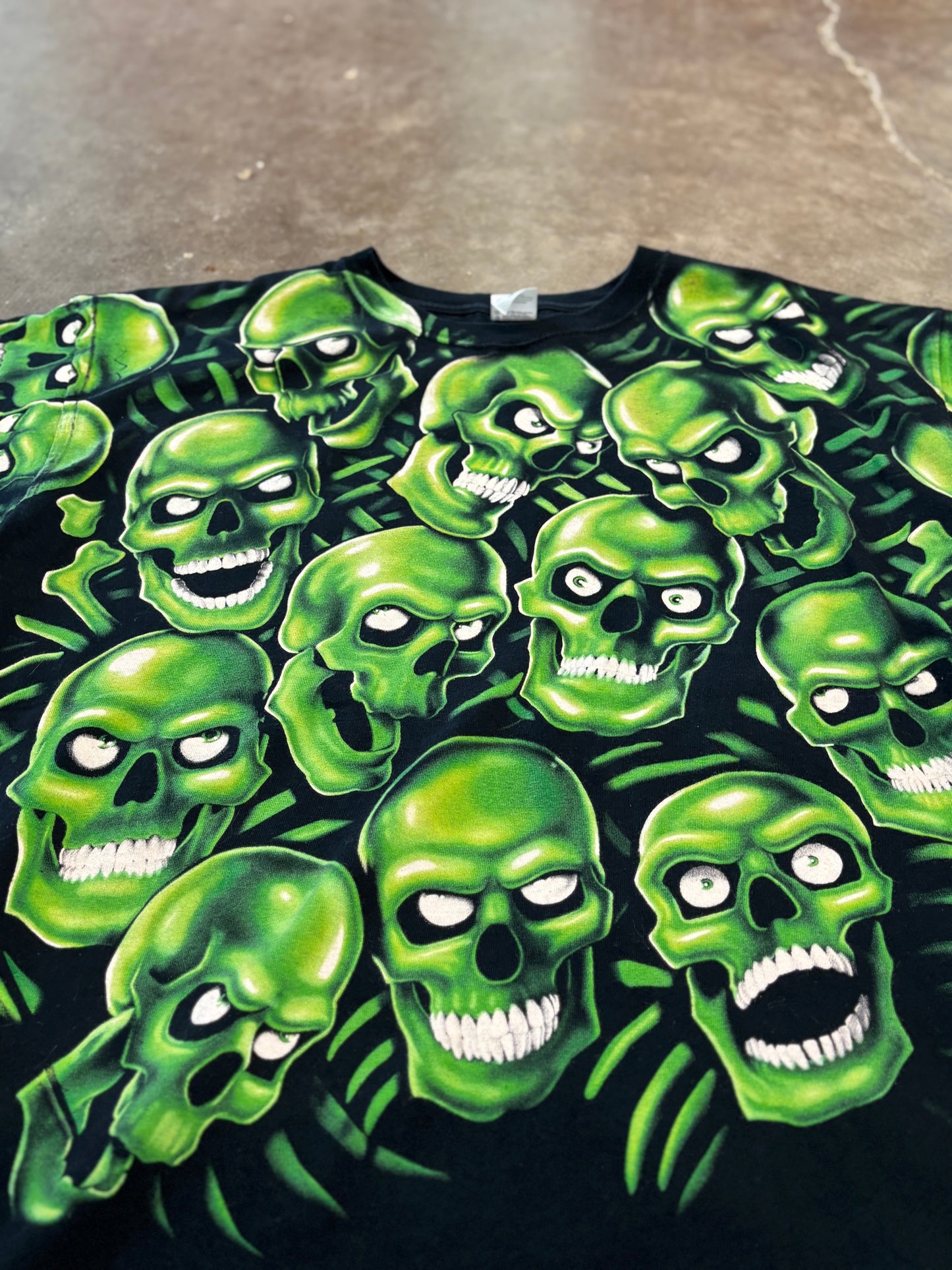 Vintage liquid blue skull pile shirt size xxl