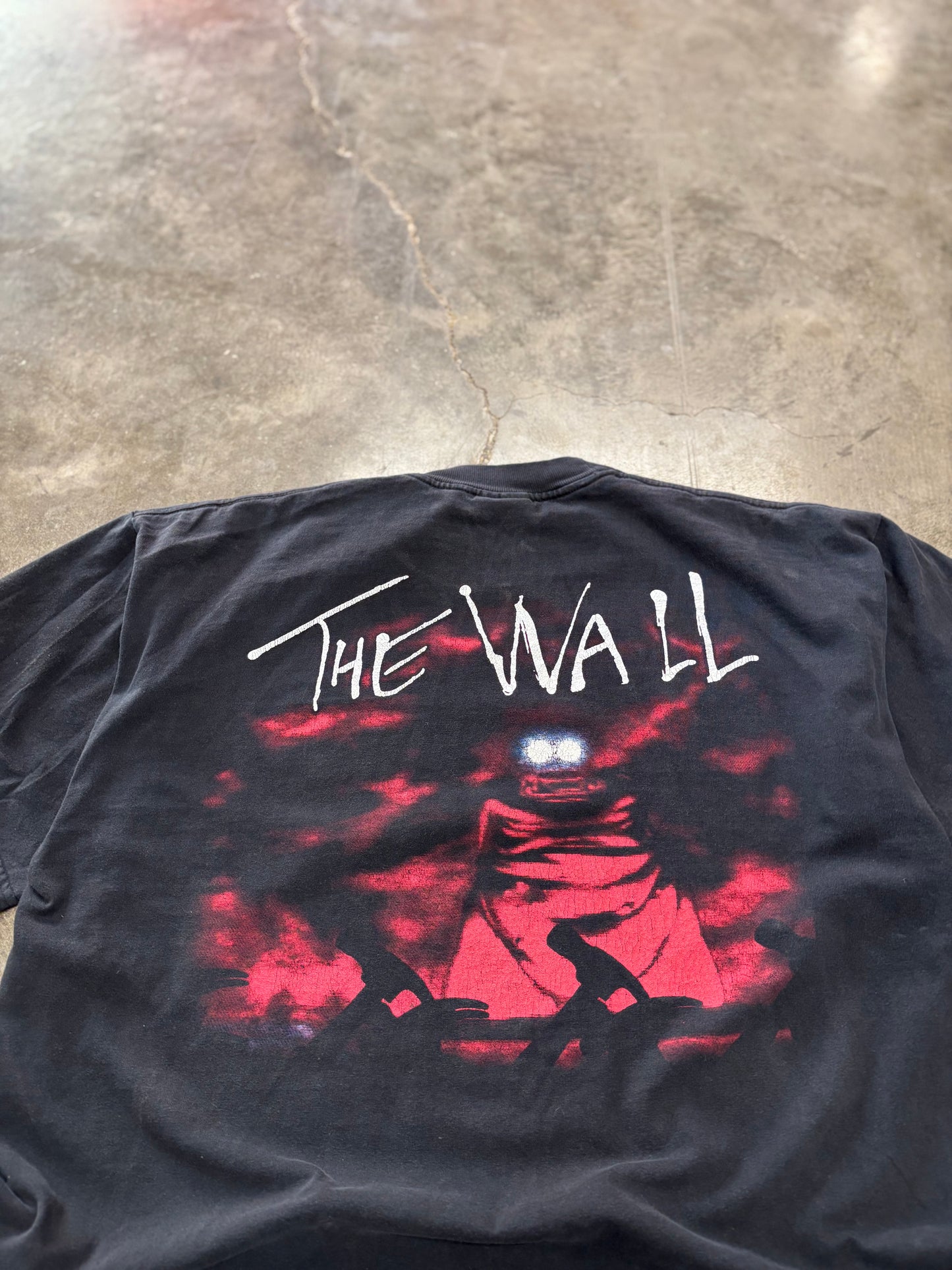 Vintage Pink Floyd The Wall shirt size xl