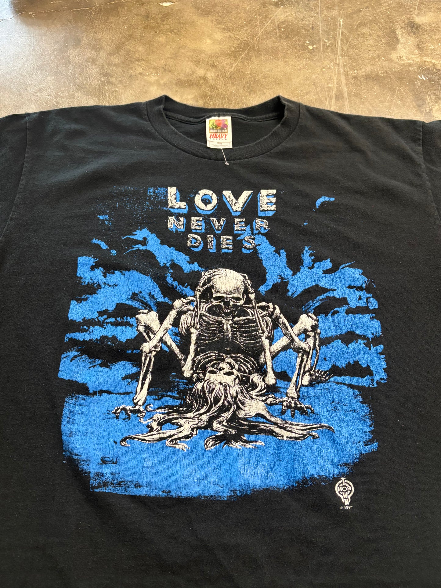Vintage Fashion Victim love never dies shirt size xl
