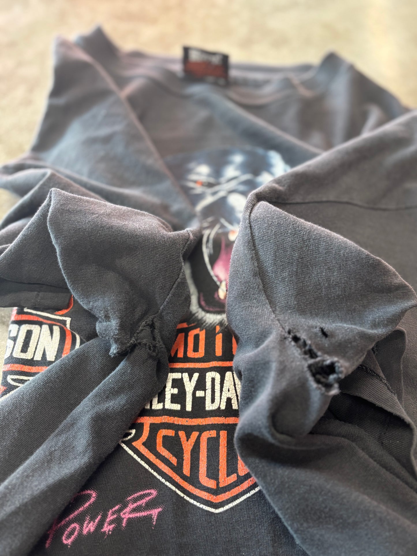 Vintage Harley Panther thrashed shirt size XL